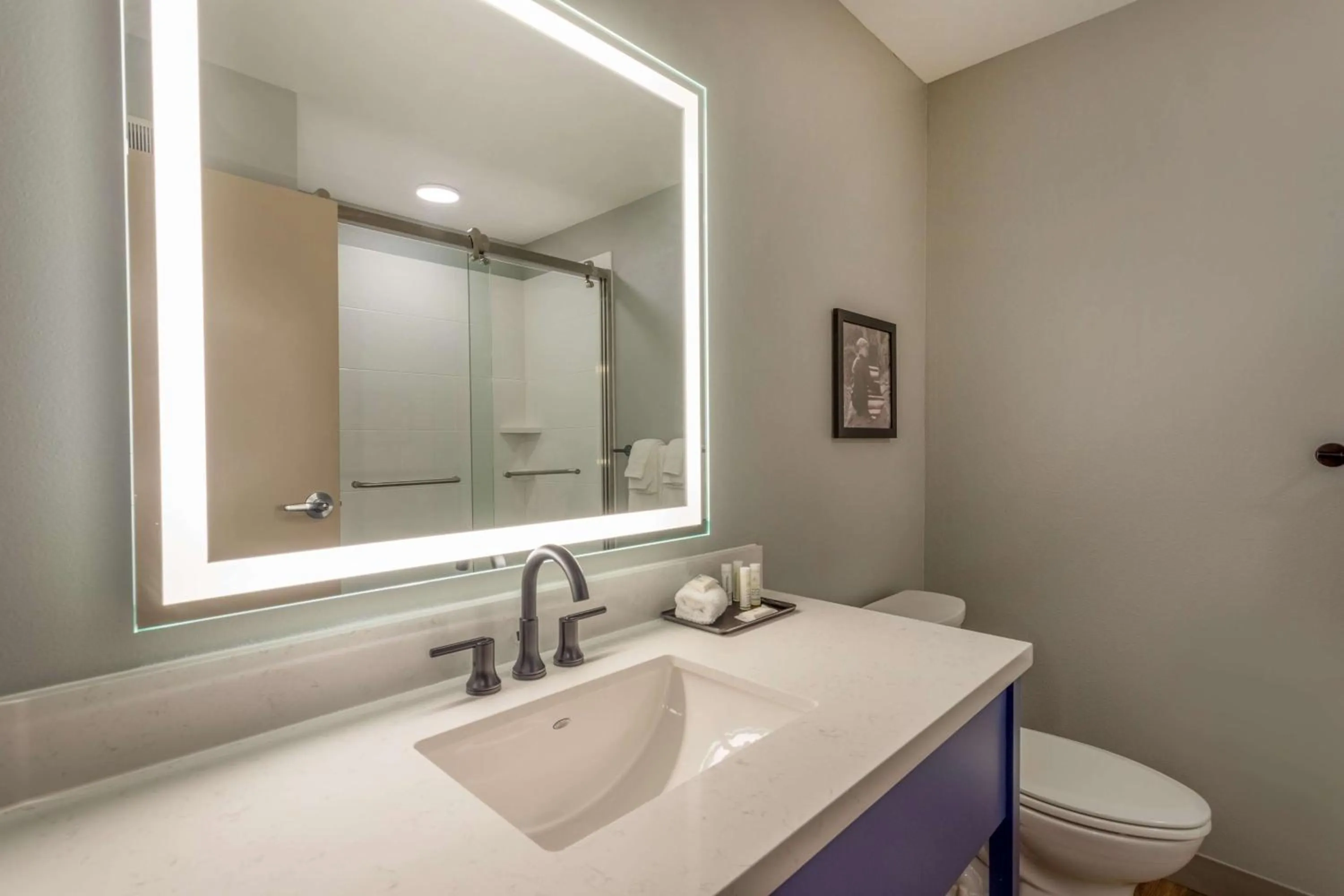 TV and multimedia in AmericInn by Wyndham San Angelo