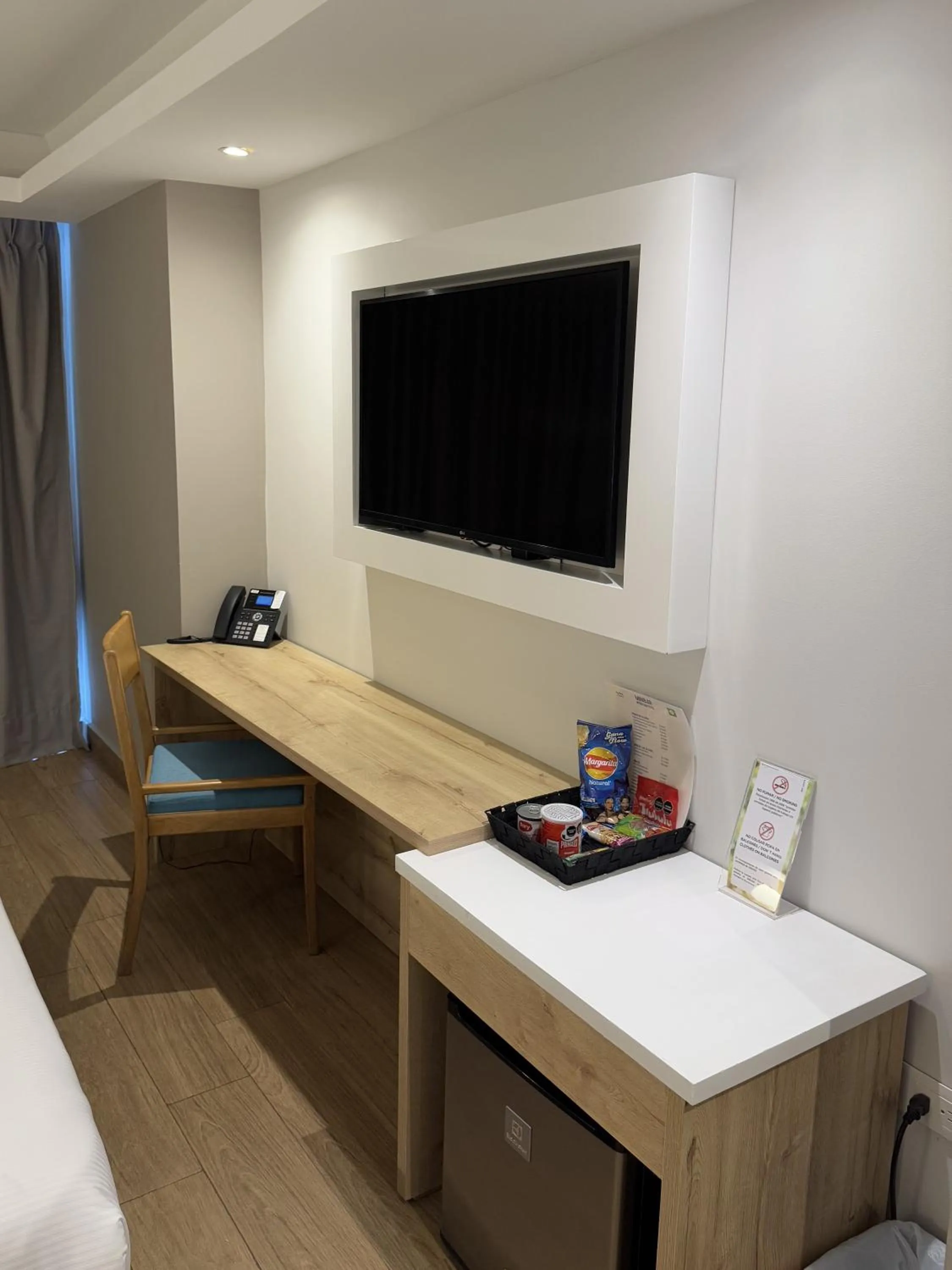 TV and multimedia, Bed in Wyndham Garden Cartagena