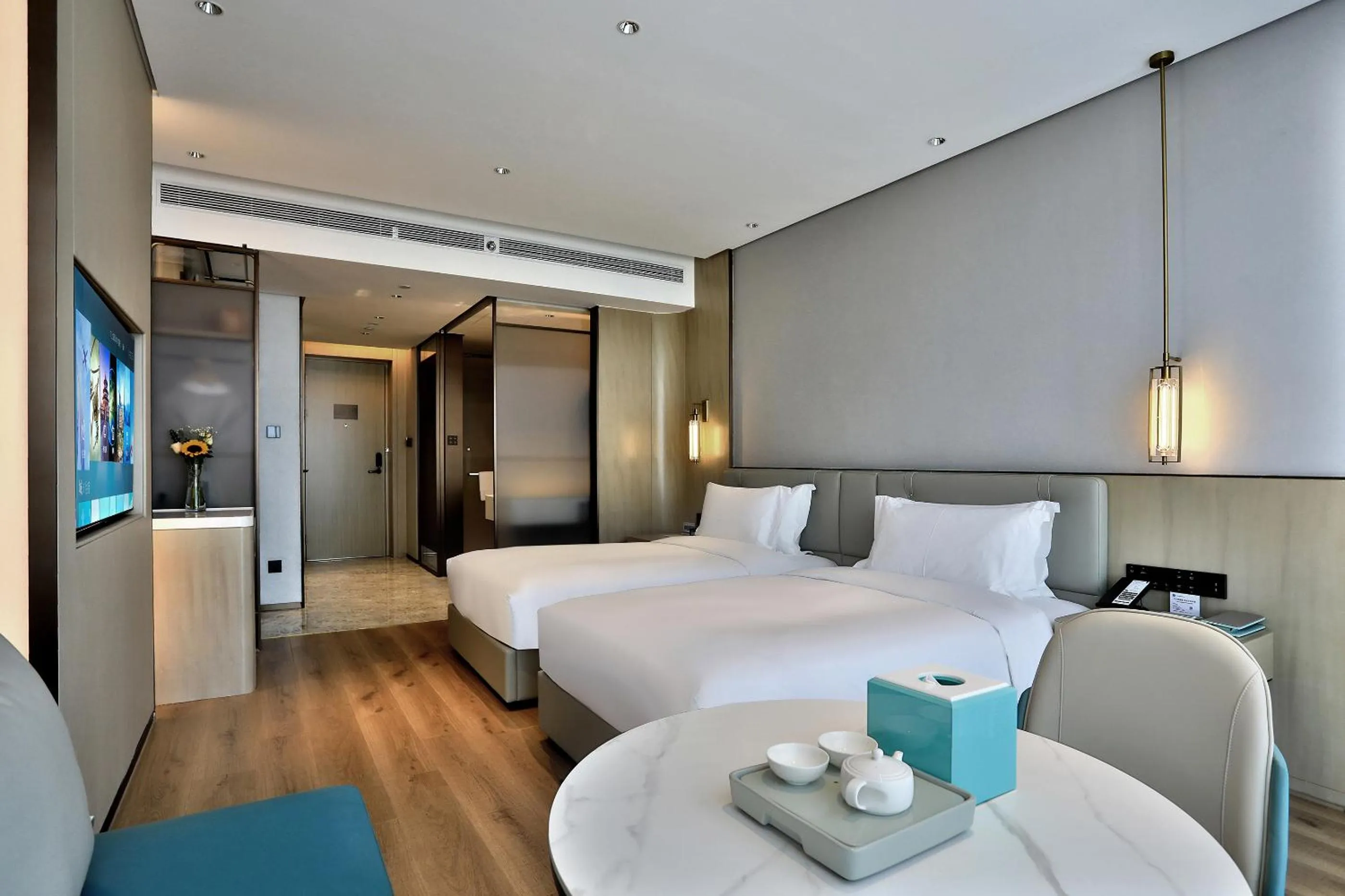 Photo of the whole room, Bed in Wyndham Garden Hangzhou Yuhang