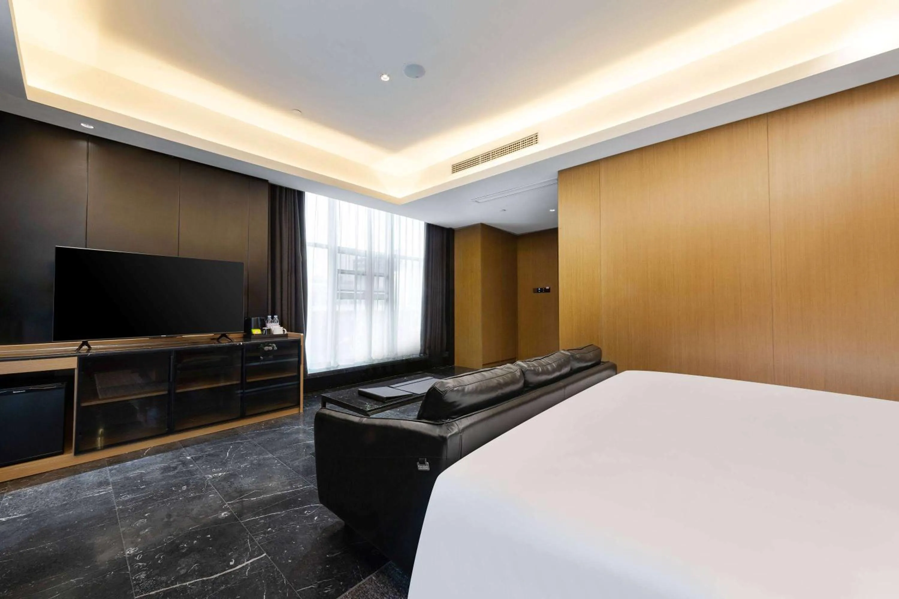 Photo of the whole room, Bed in Wyndham Garden Hangzhou Yuhang