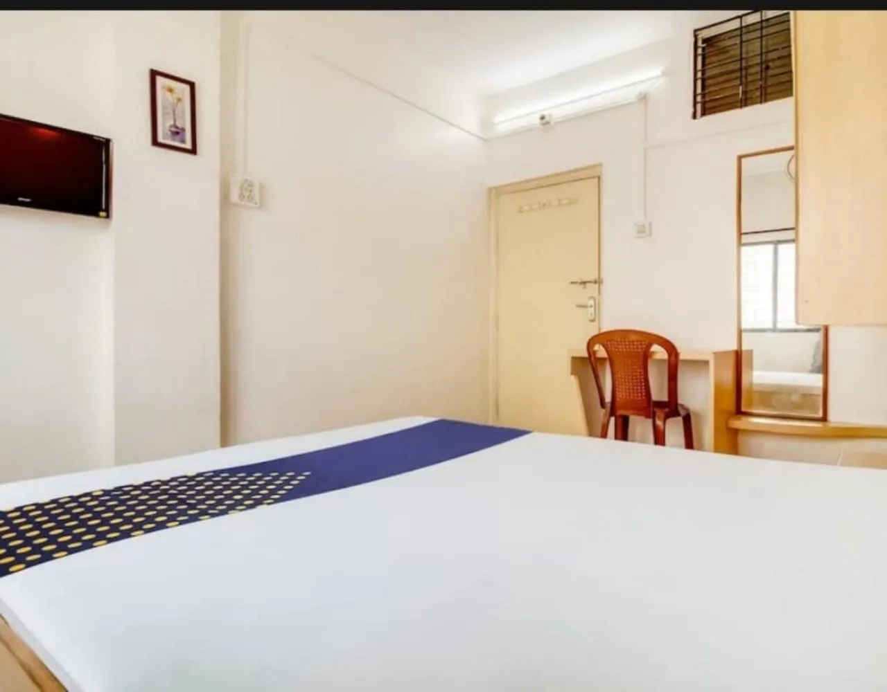 TV and multimedia, Bed in Hotel Rahi