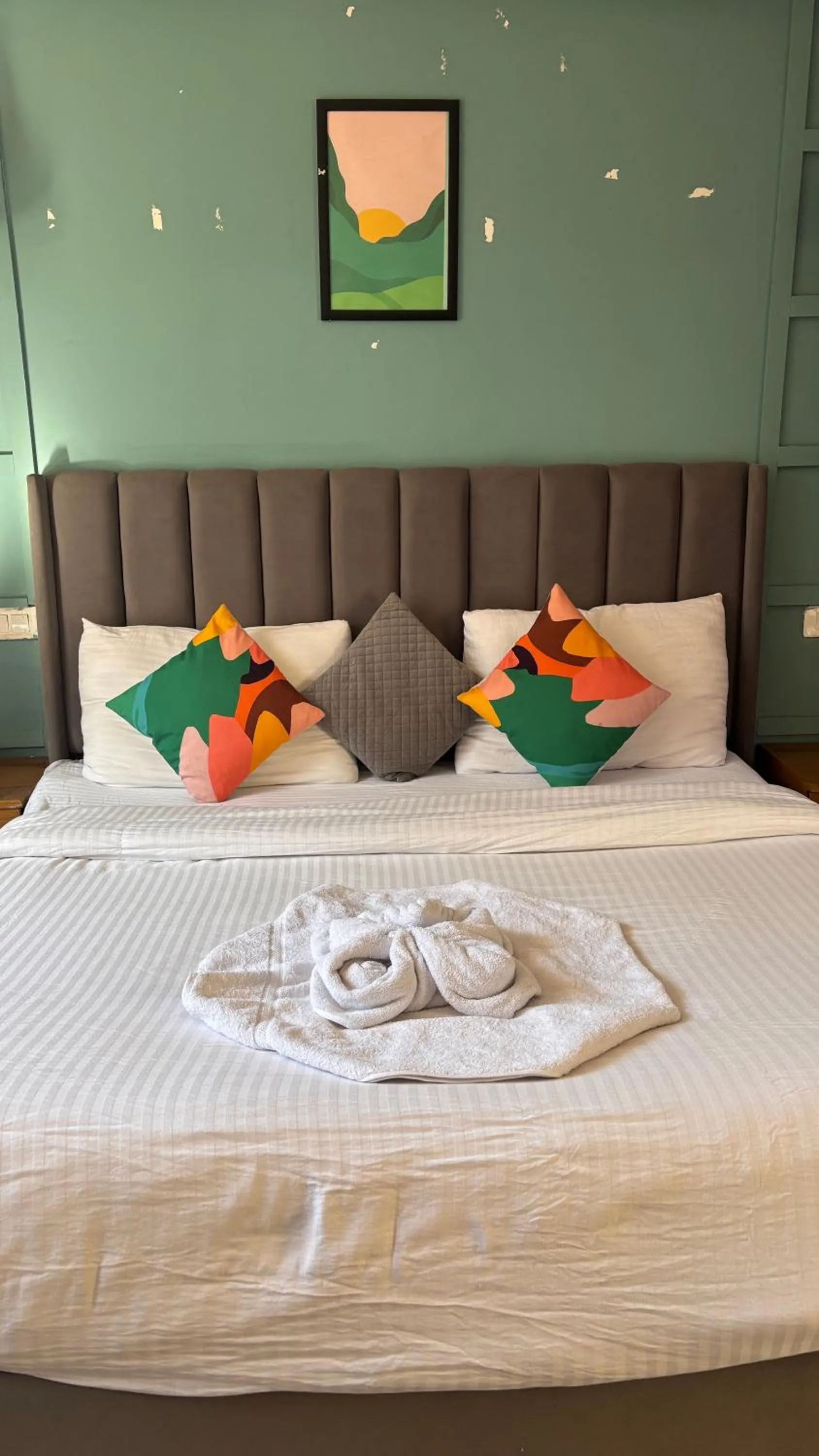 Photo of the whole room, Bed in Peppy Nomads Luxuria