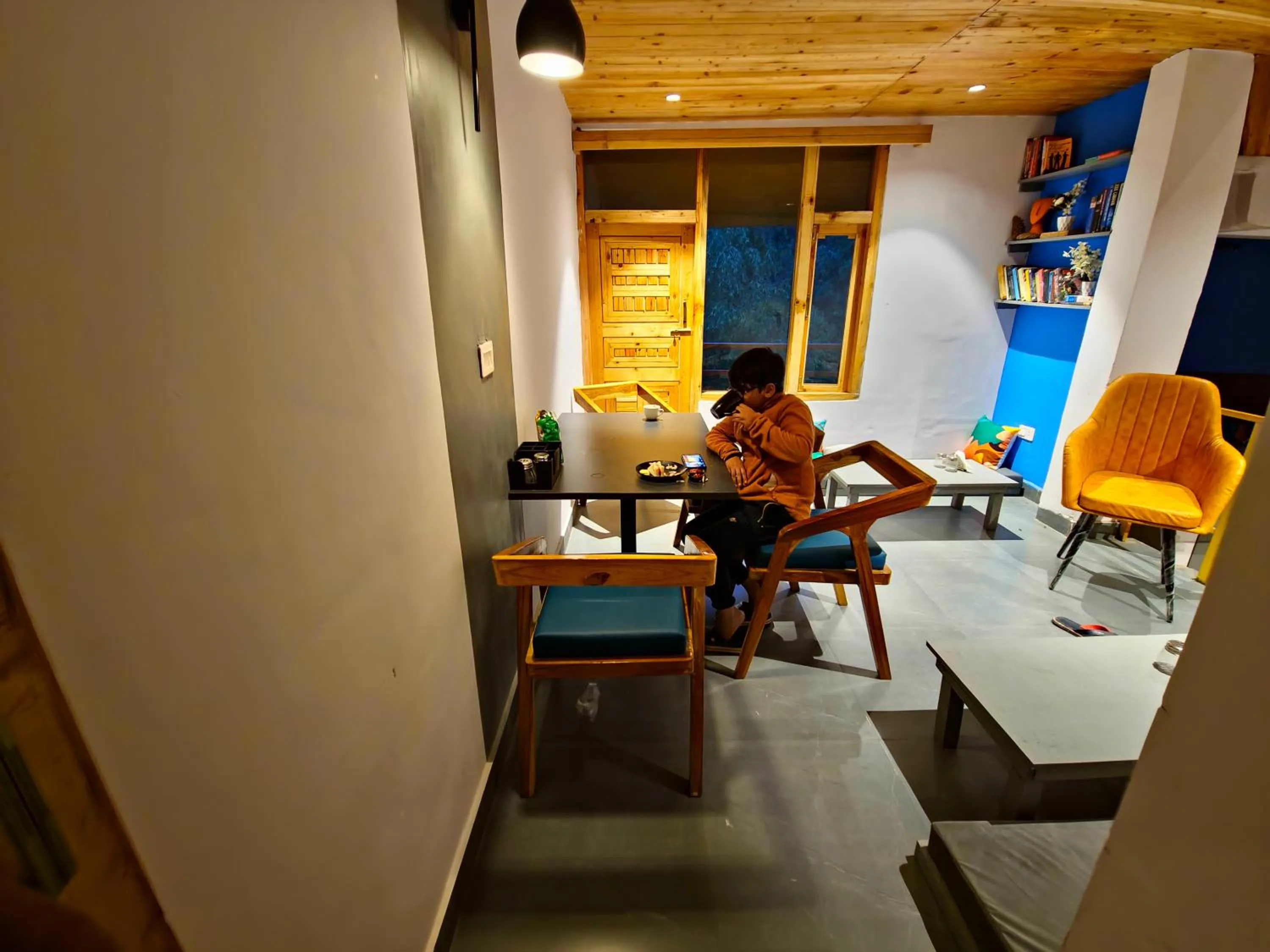 Seating area in Peppy Nomads Luxuria