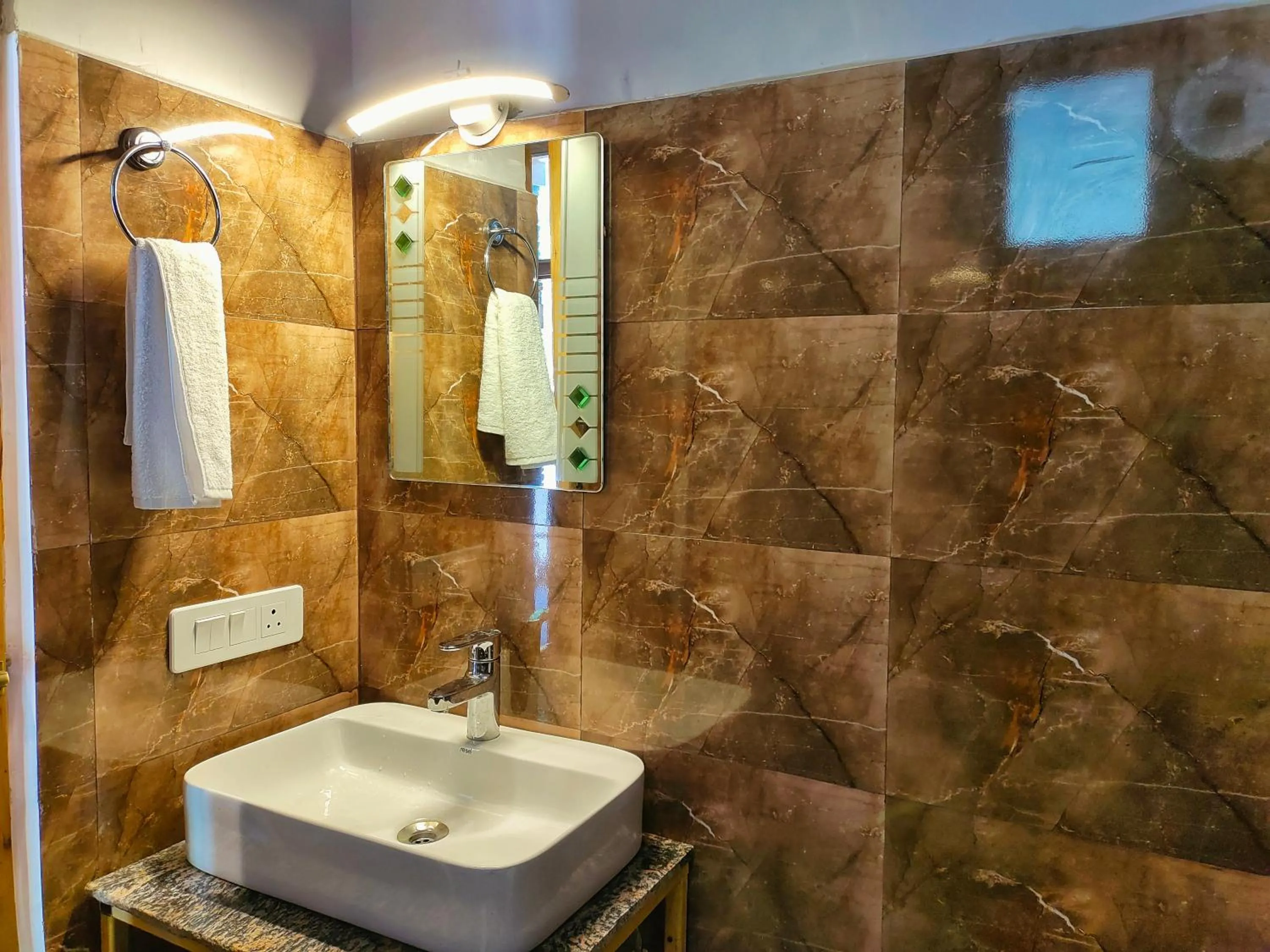 towels in Peppy Nomads Luxuria