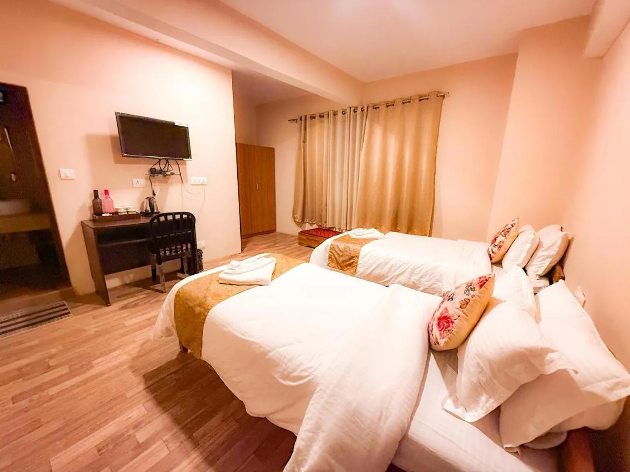 Property building, Bed in Hotel Shambhala