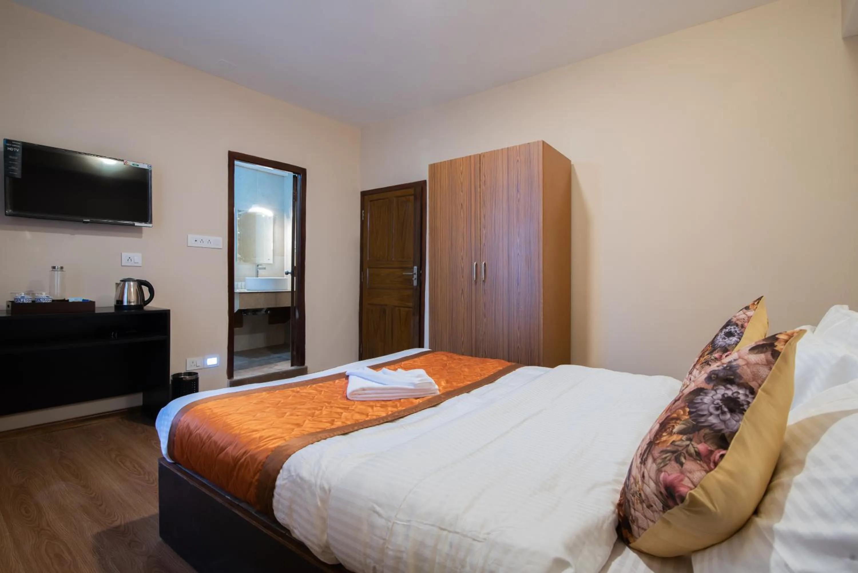 Photo of the whole room, Bed in Hotel Shambhala