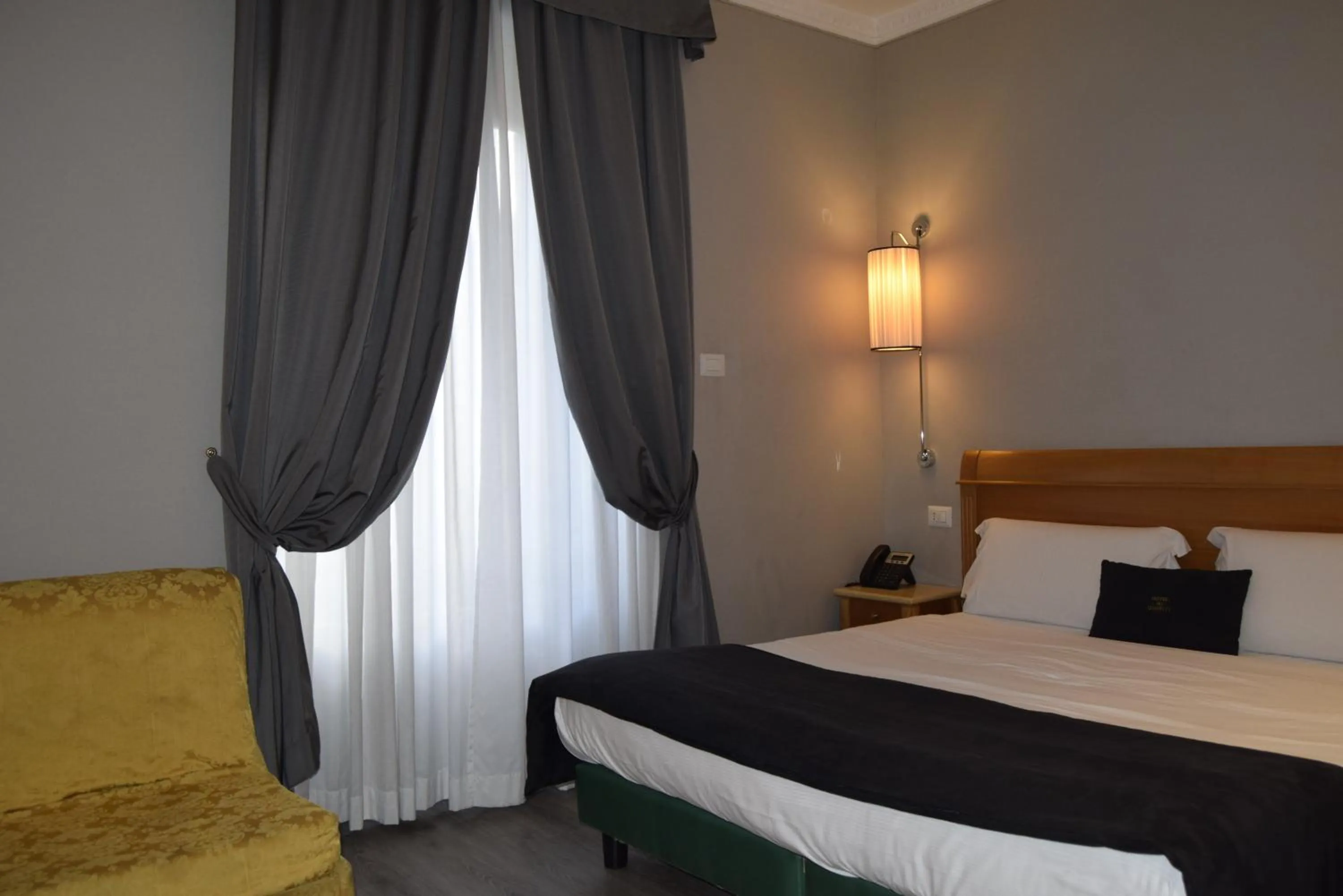 Photo of the whole room, Bed in Hotel dei Quiriti