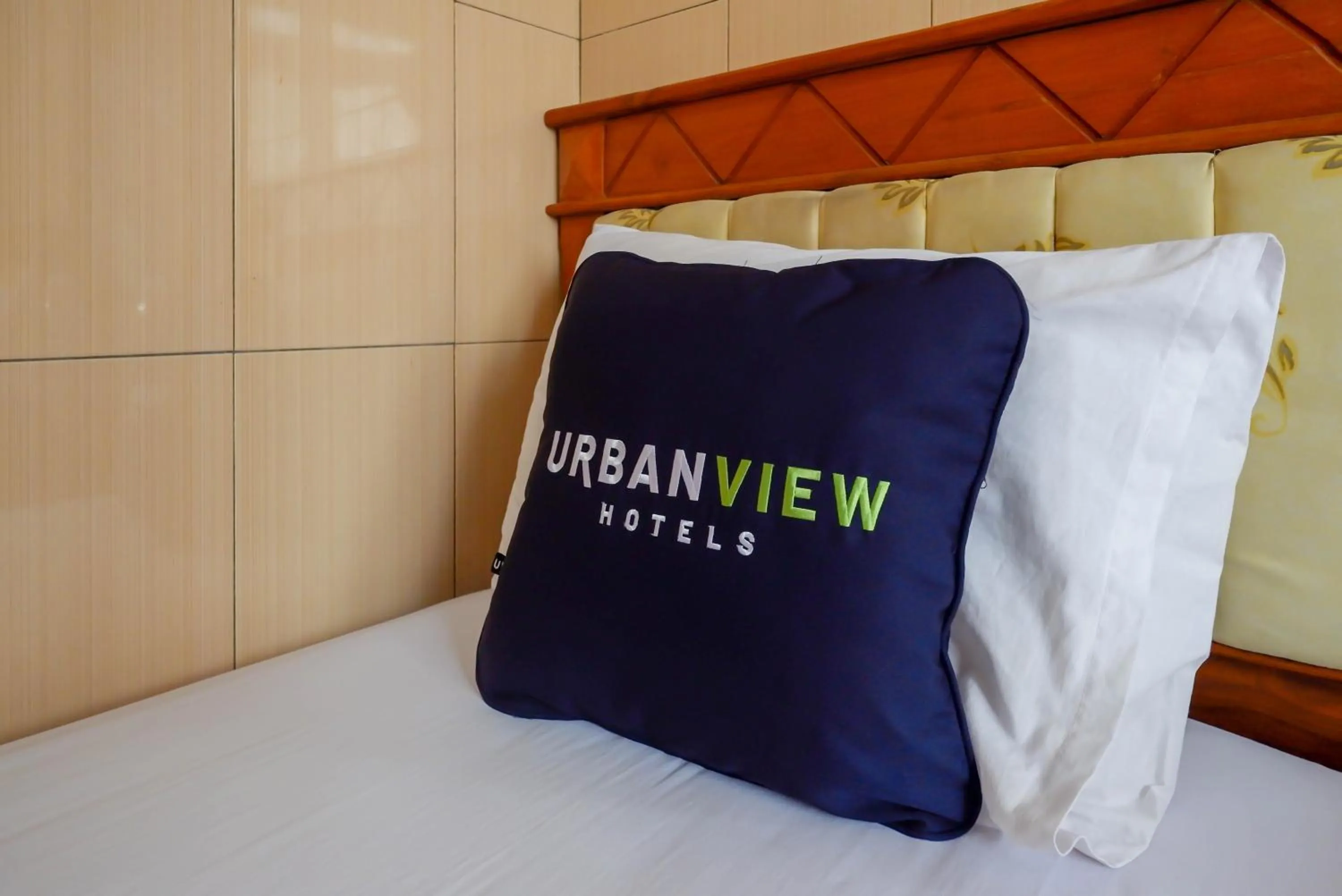 Bed in Urbanview Hotel Anugrah Kendal by RedDoorz