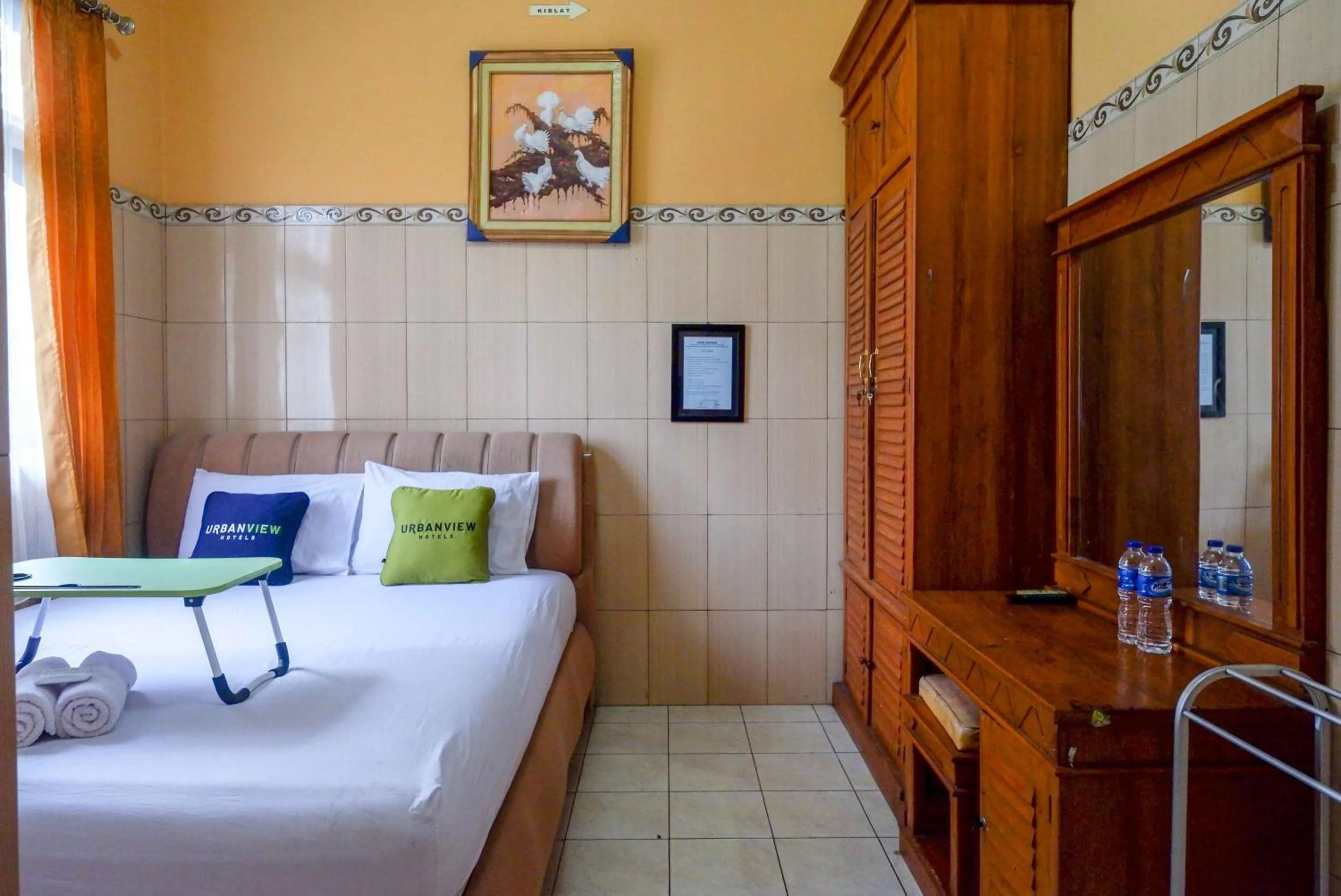 Bed in Urbanview Hotel Anugrah Kendal by RedDoorz