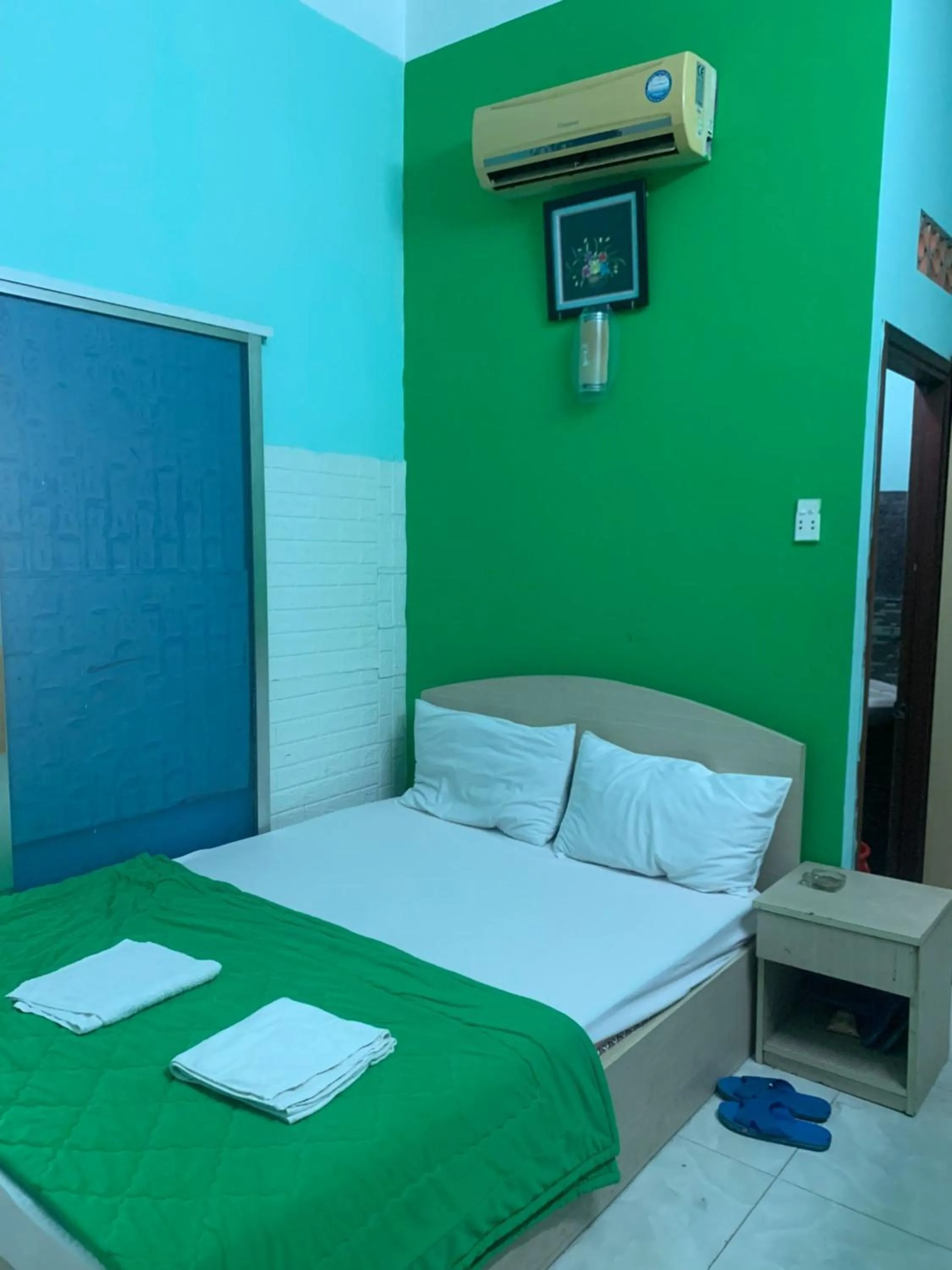 Photo of the whole room in Happy Hotel Binh Tan