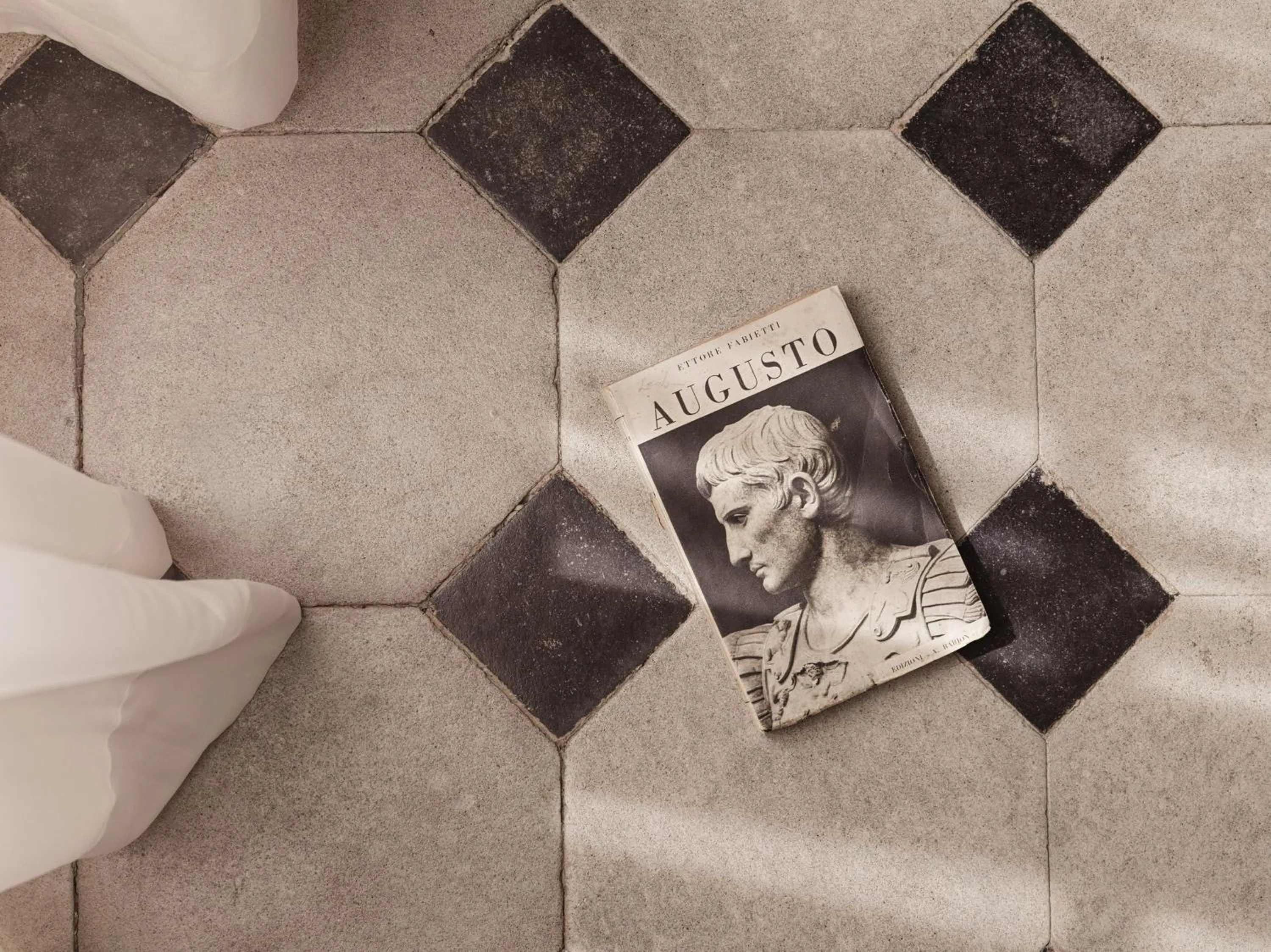 Decorative detail in Villa di Piazzano - Small Luxury Hotels of the World