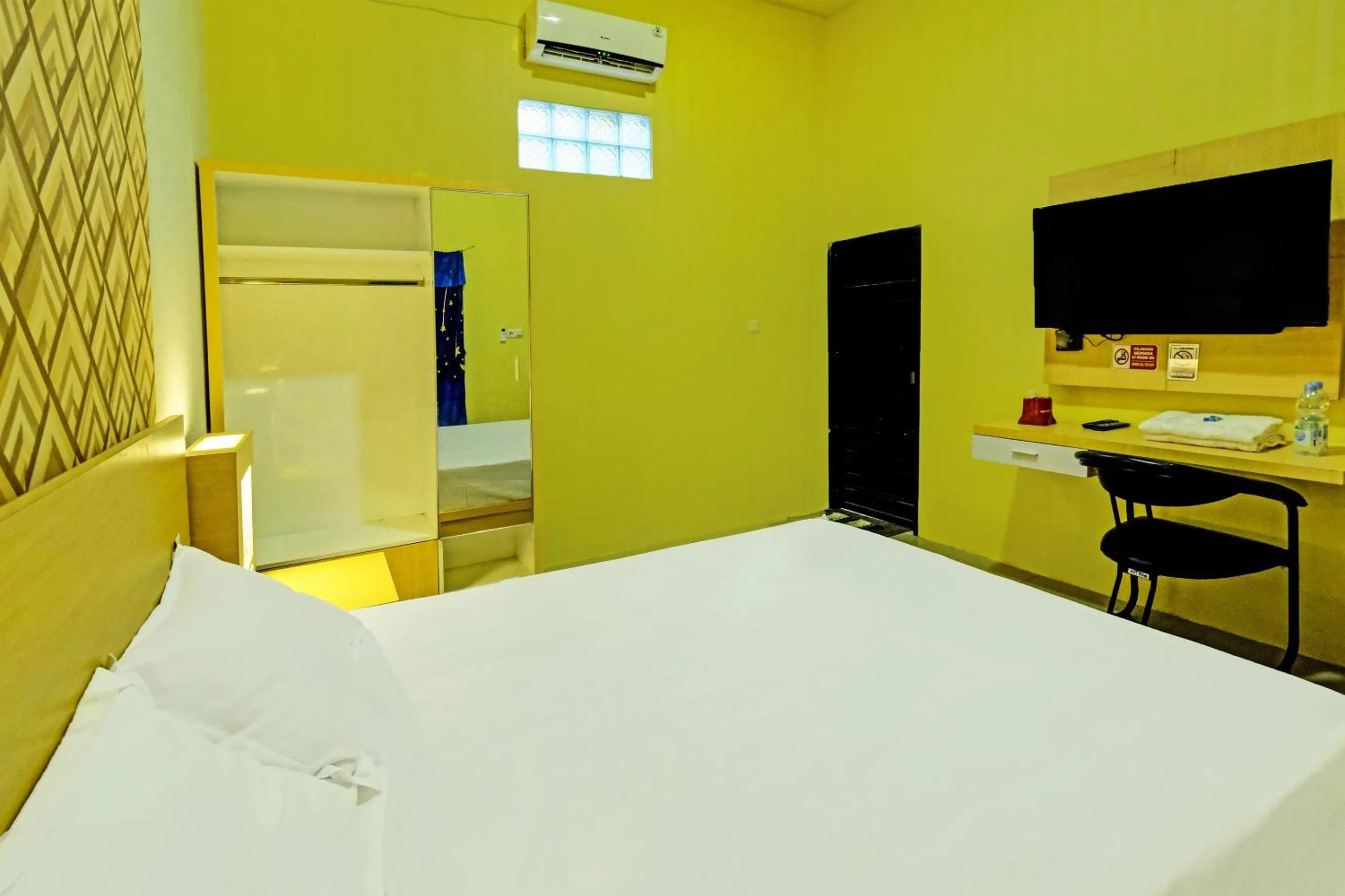 Bedroom in Hotel O Callista Homestay Near RSUD Prof. Dr. H. M. Anwar Makkatutu