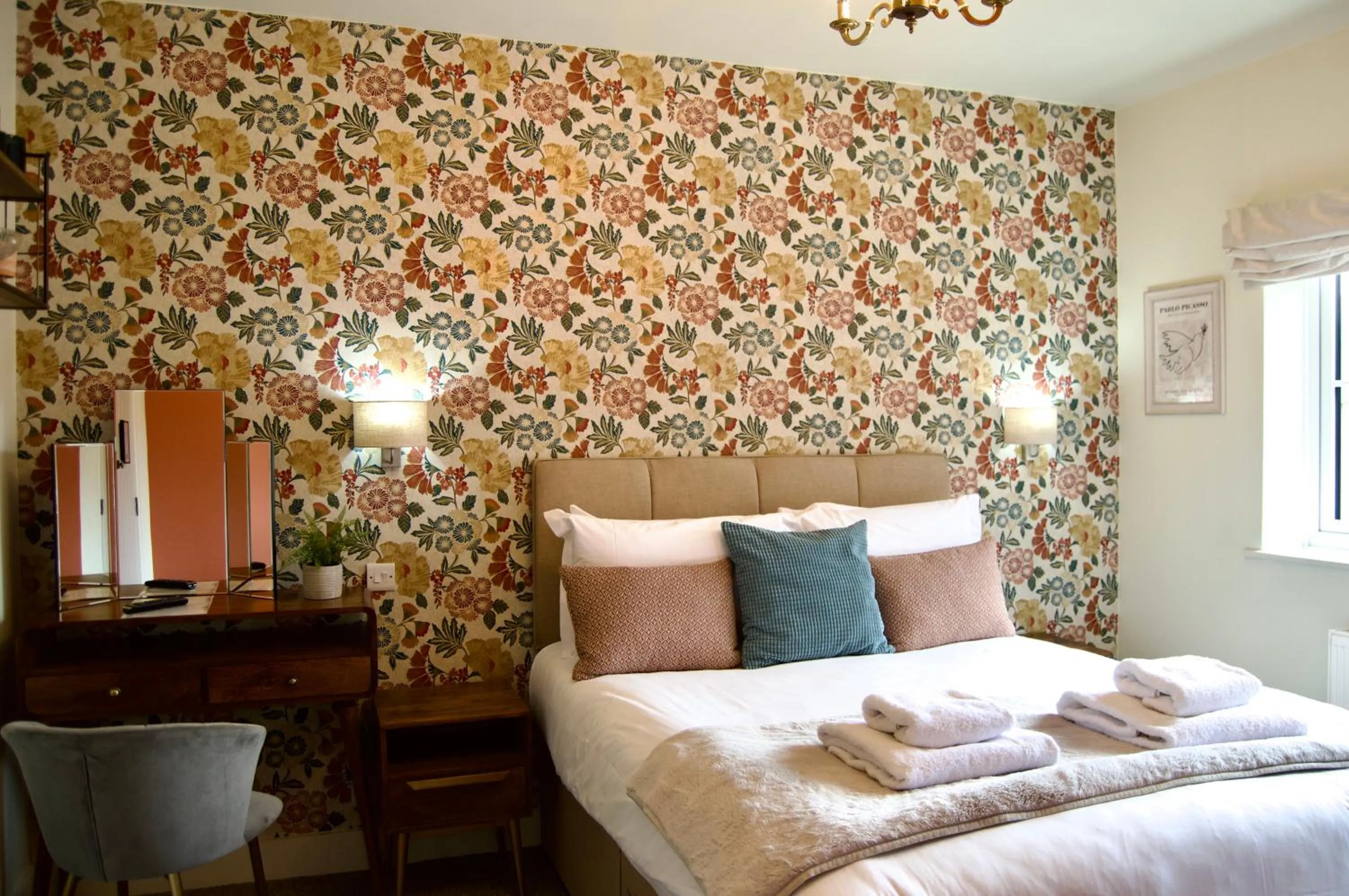 Bed in The Nest Hotel & Restaurant