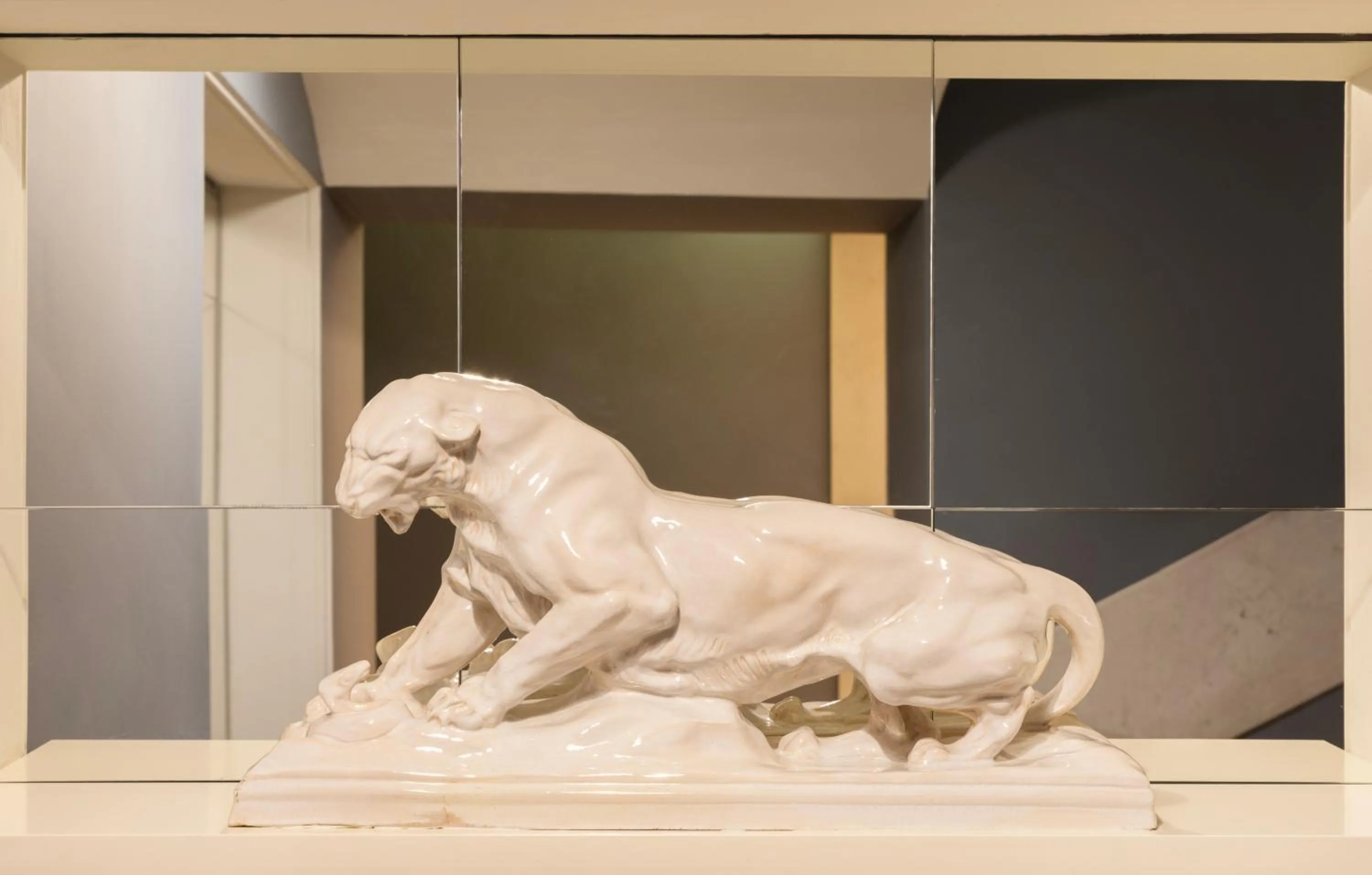 Decorative detail in Art Hotel Orologio