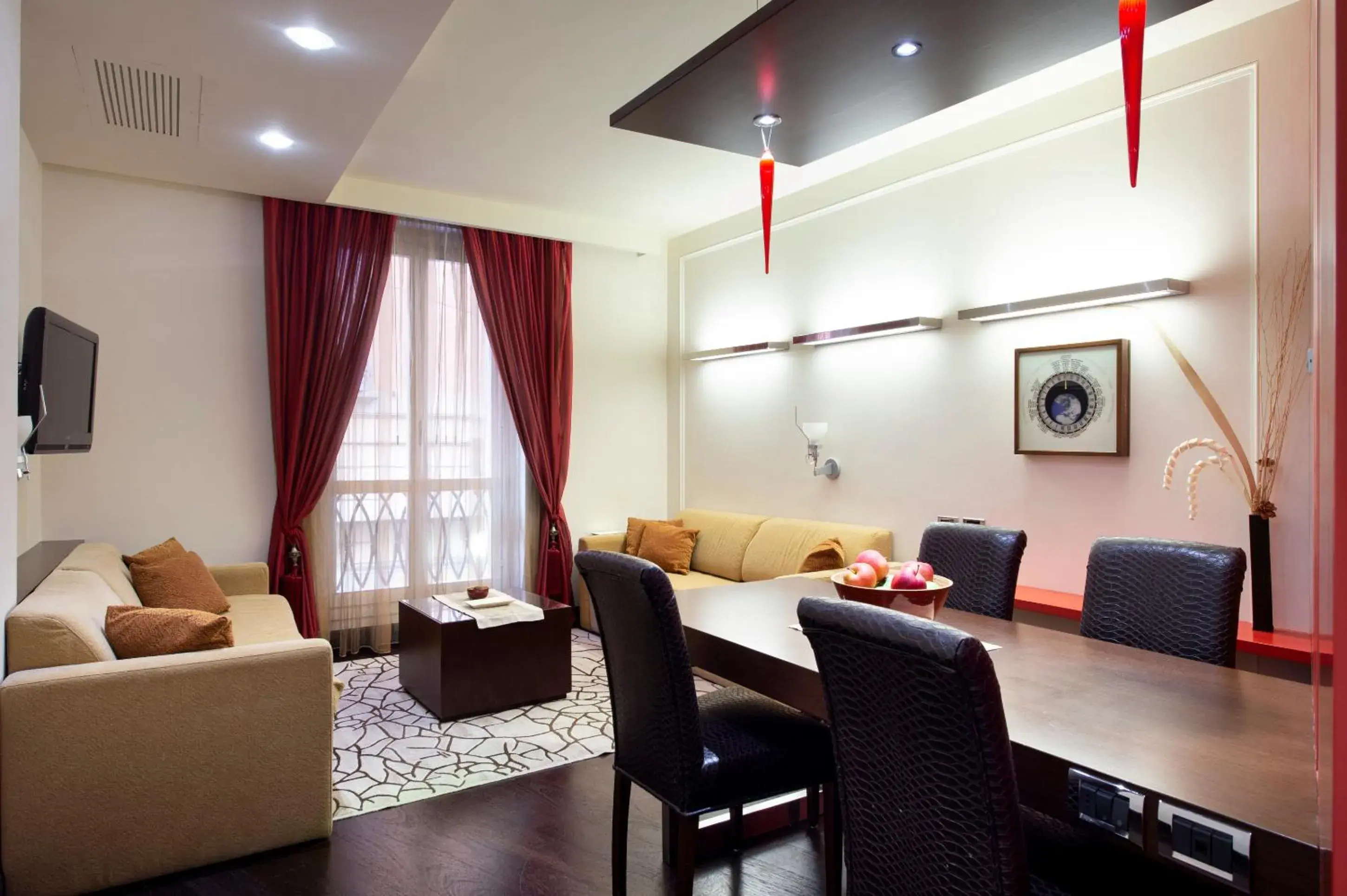 Studio Apartment - Separate Building in Art Hotel Orologio Studio Apartment - Separate Building in Art Hotel Orologio