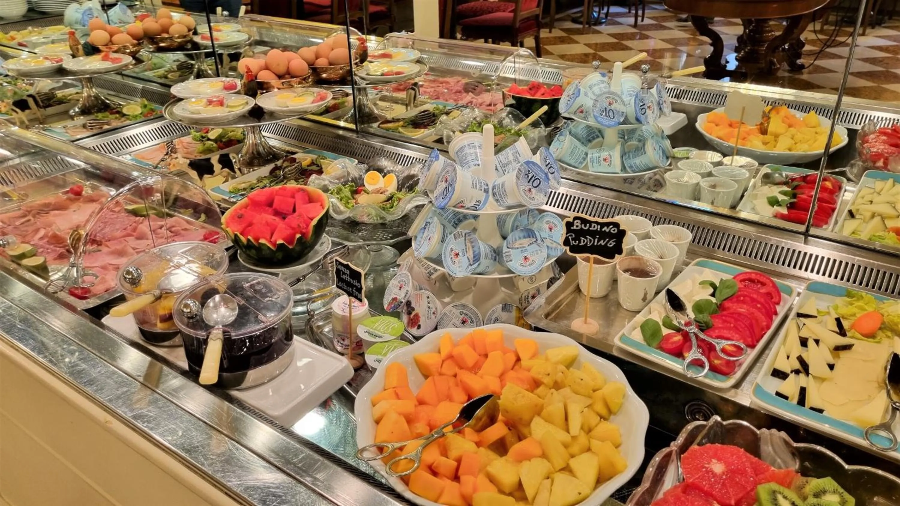 Breakfast in Art Hotel Orologio