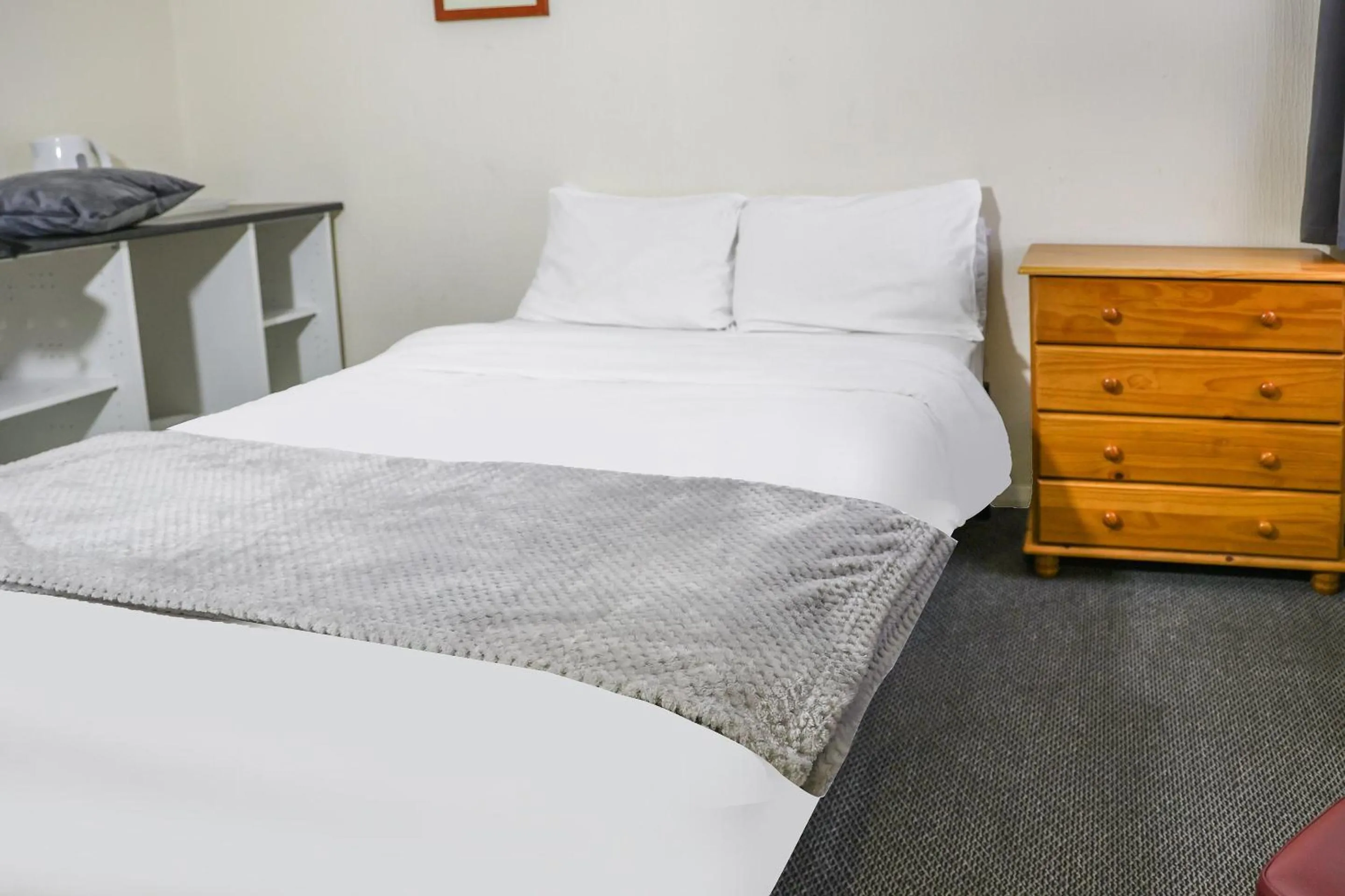 Bedroom, Bed in Hotel 346