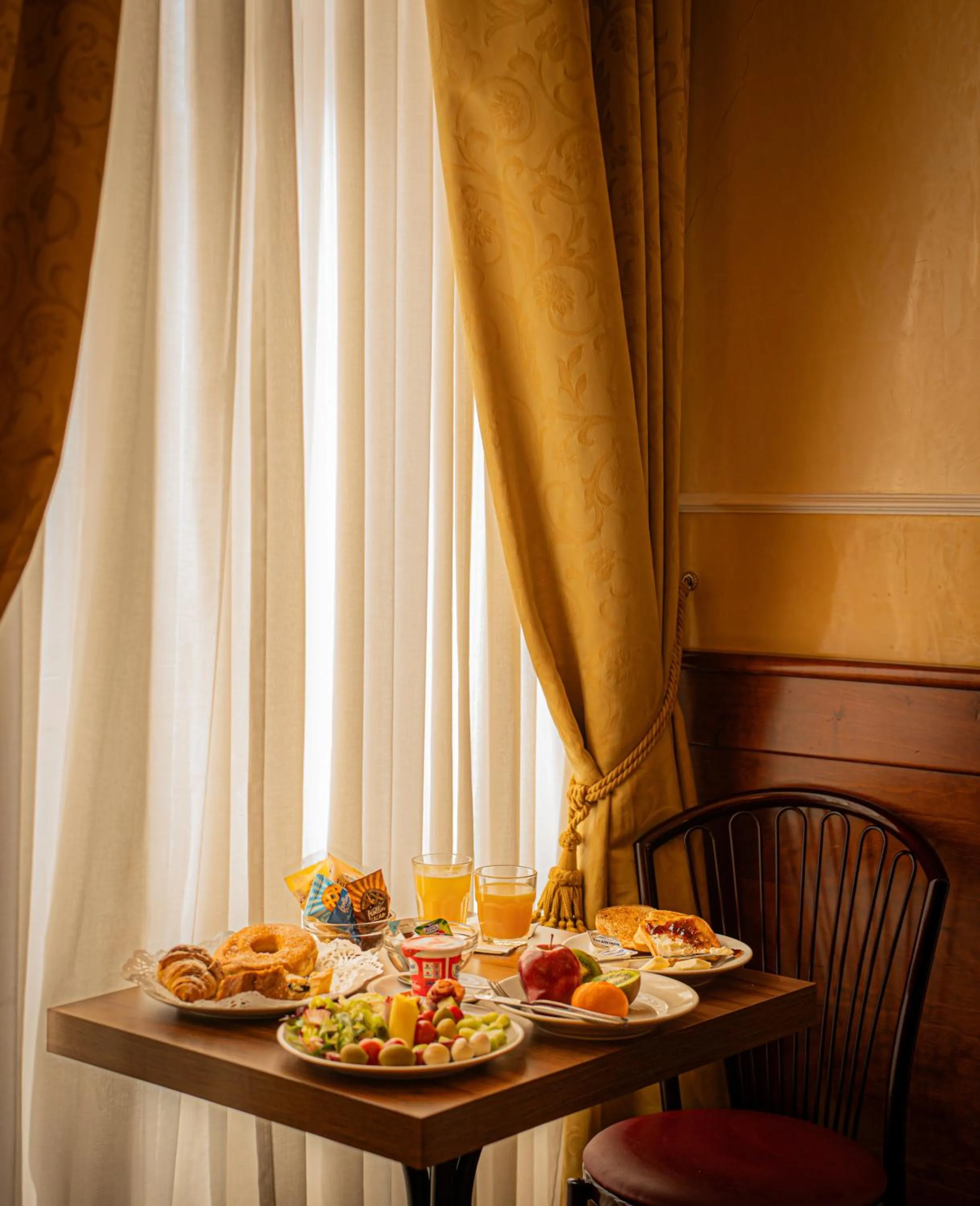 Food and drinks in Hotel Miami