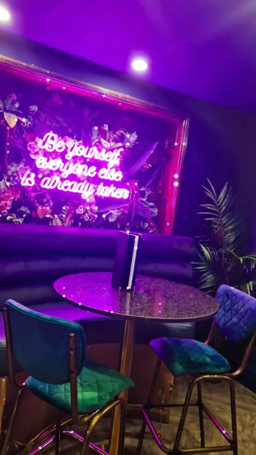 Lounge or bar in 62 Castle Street Hotel