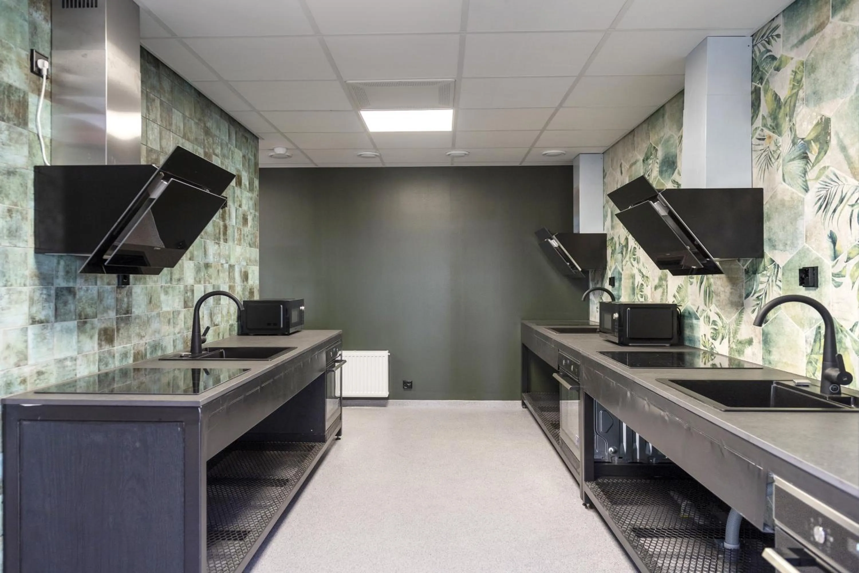 Communal kitchen in Break Sokos Hotel Tykkimäki Resort