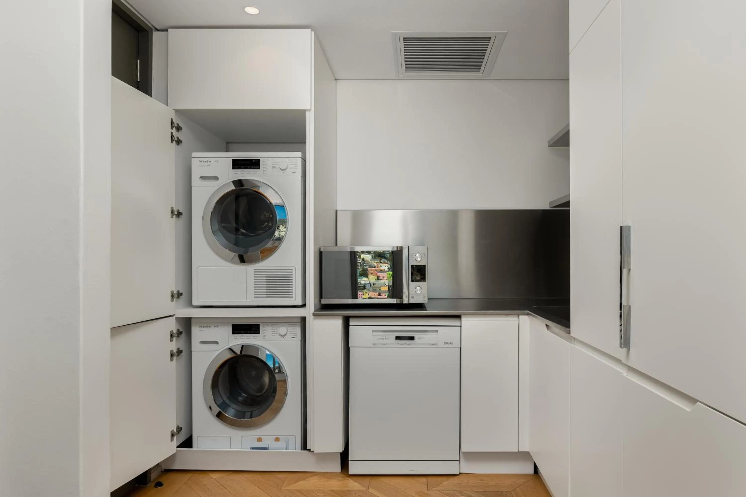 117 on Strand Luxury Apartments