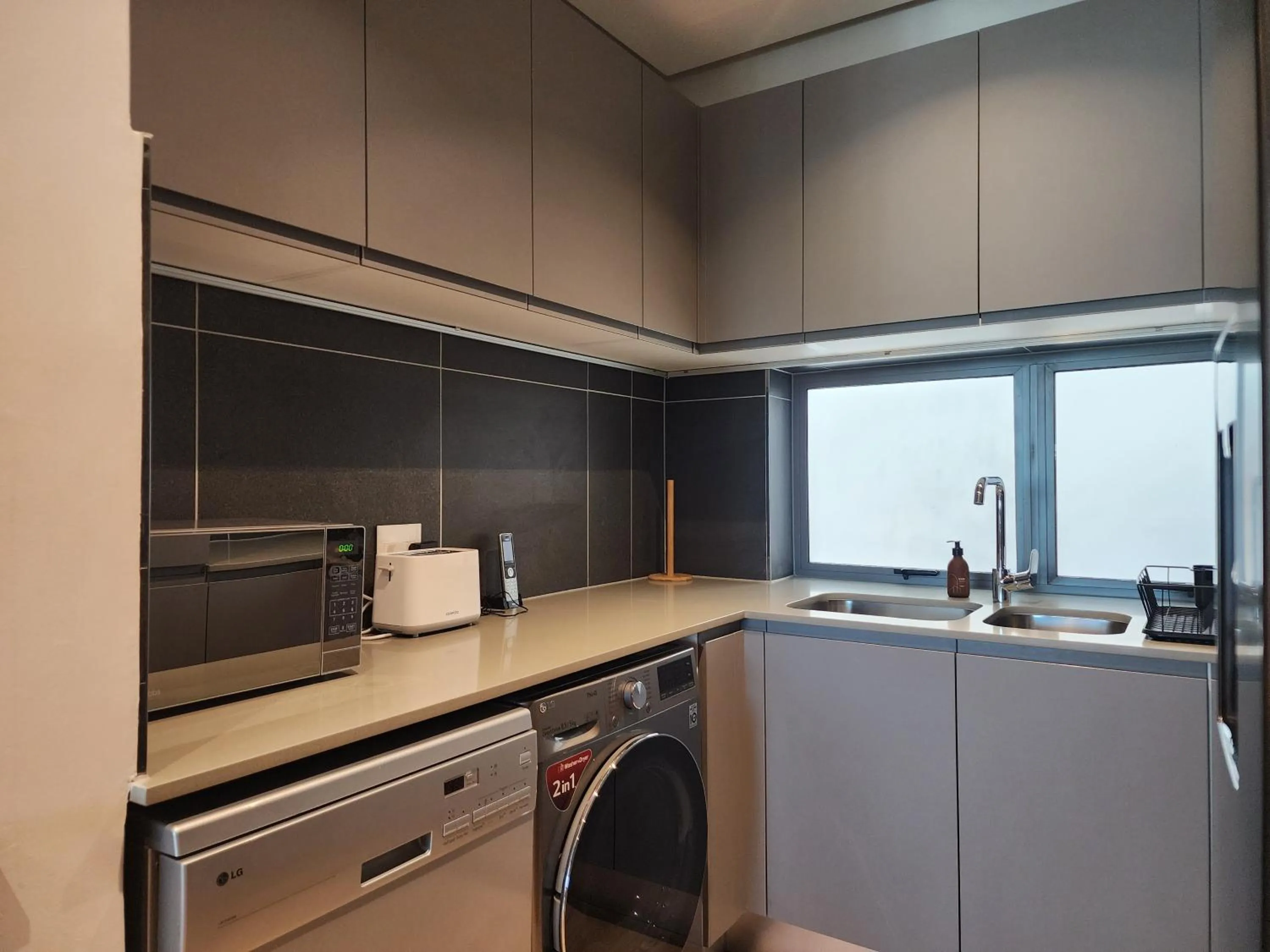 117 on Strand Luxury Apartments