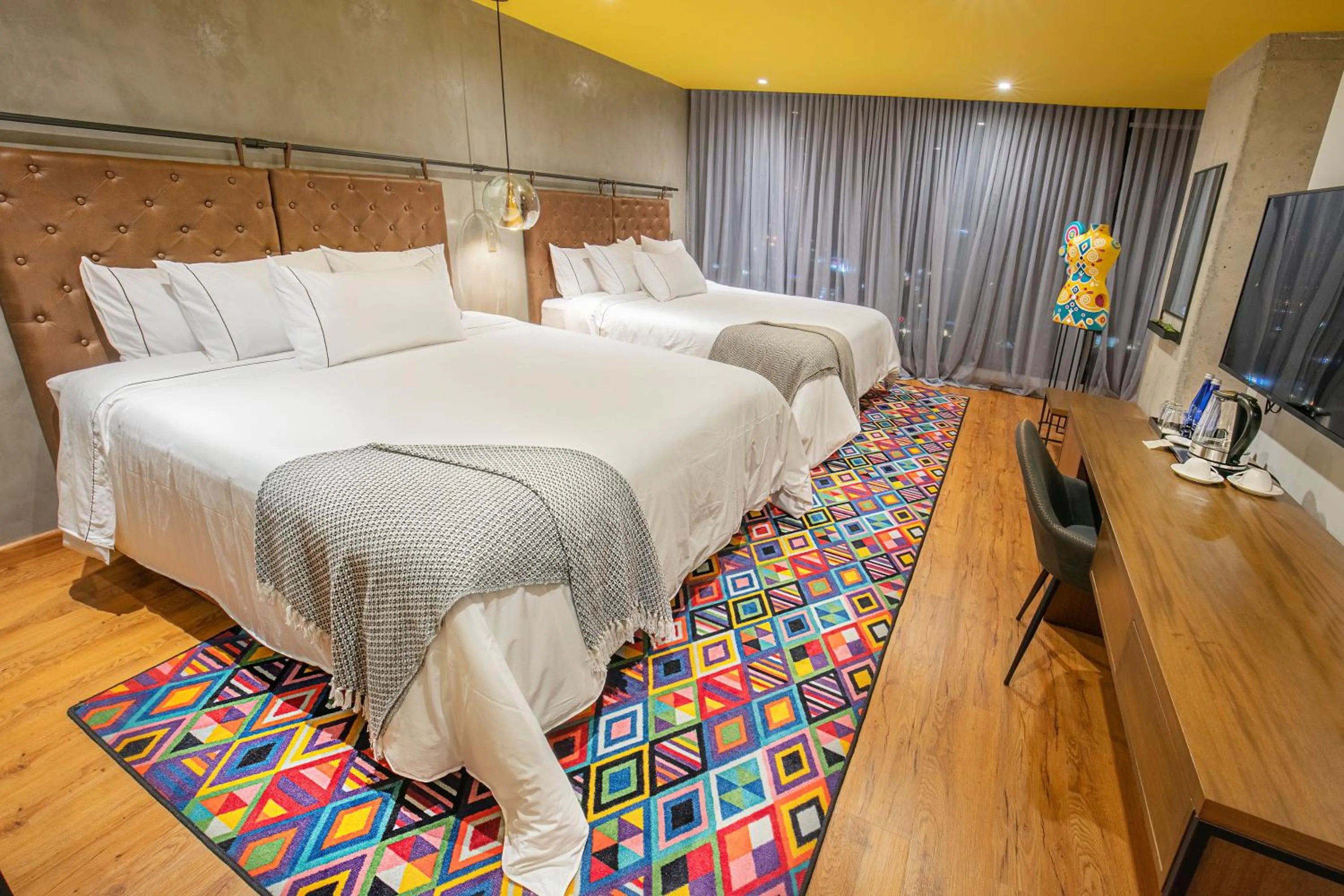 Photo of the whole room, Bed in Hotel V1501