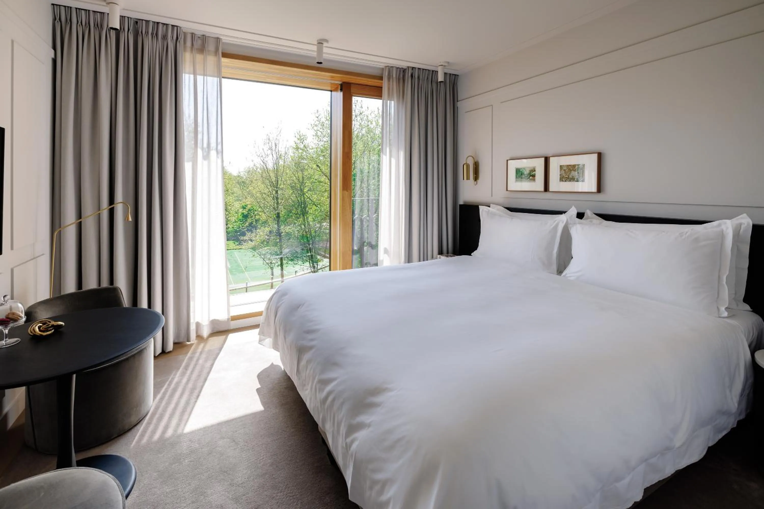 Bedroom, Bed in Pillows Grand Boutique Hotel Maurits at the Park - Small Luxury Hotels