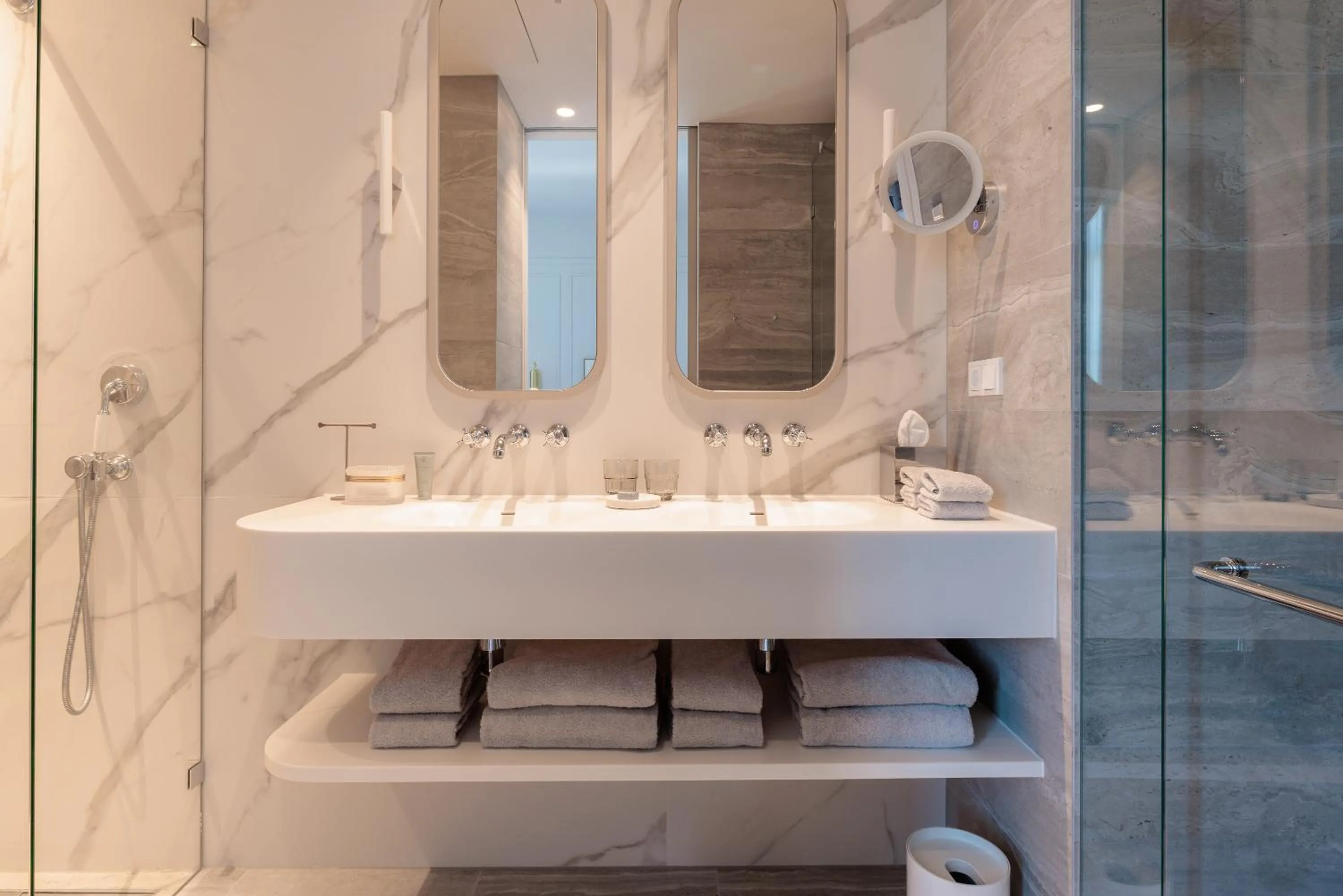 Bathroom in Pillows Grand Boutique Hotel Maurits at the Park - Small Luxury Hotels