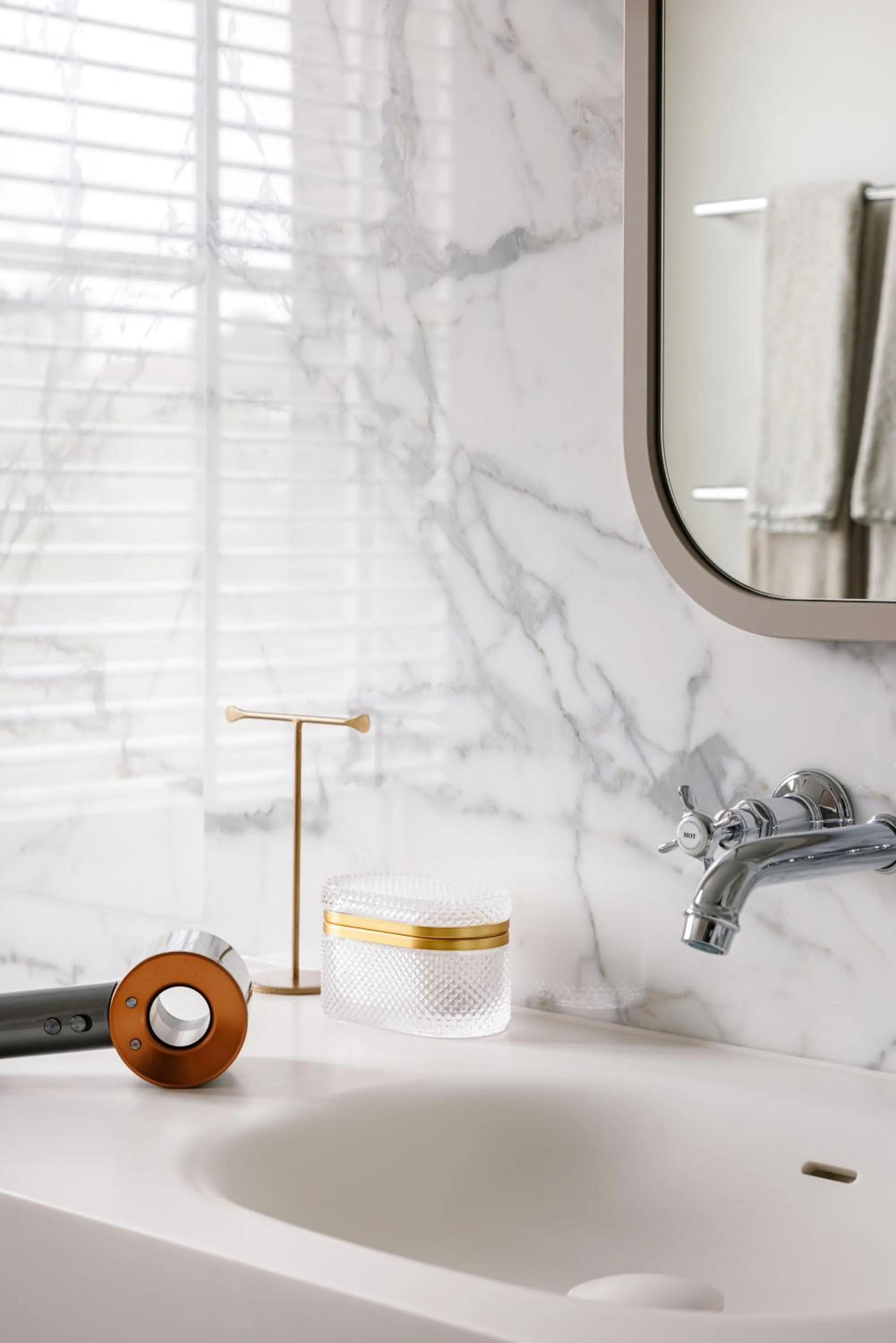 Bathroom in Pillows Grand Boutique Hotel Maurits at the Park - Small Luxury Hotels