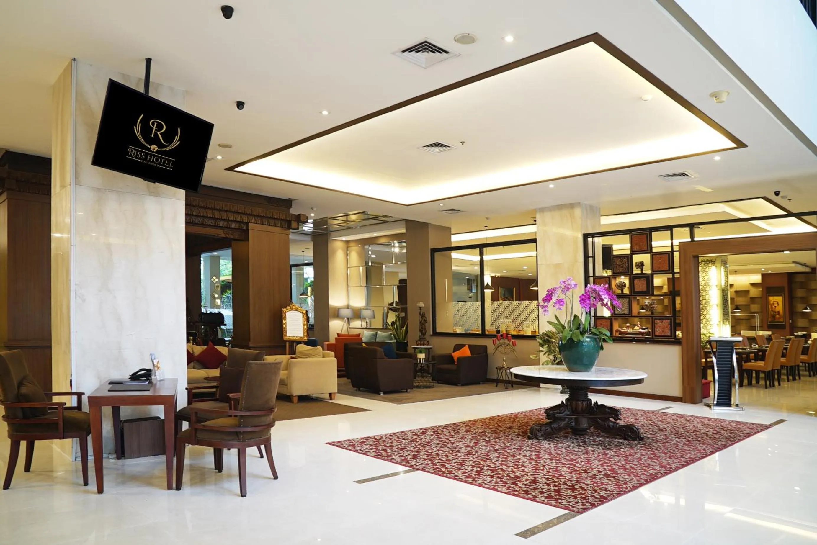 Lobby or reception in Riss Hotel Malioboro