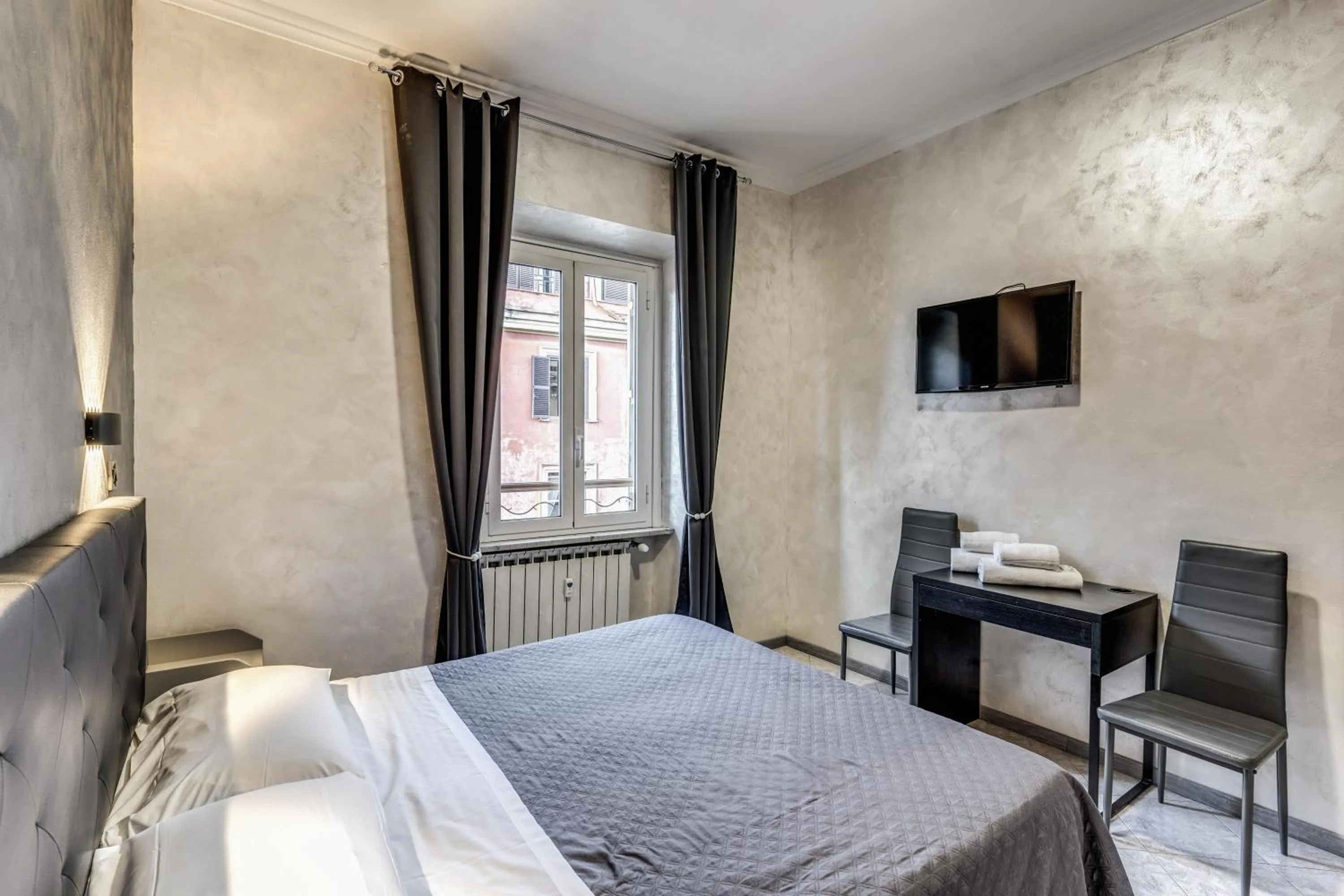 Photo of the whole room, Bed in Hotel Planet