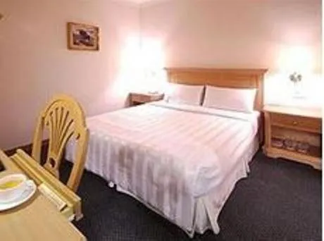 Bed in Cambridge Hotel - Yung Kang