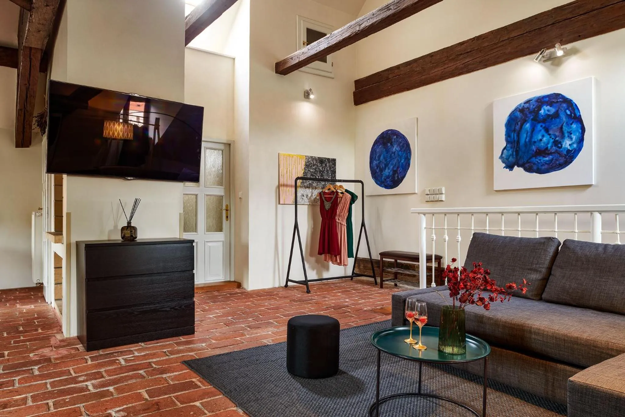 TV and multimedia in Orangerie Garden by KH