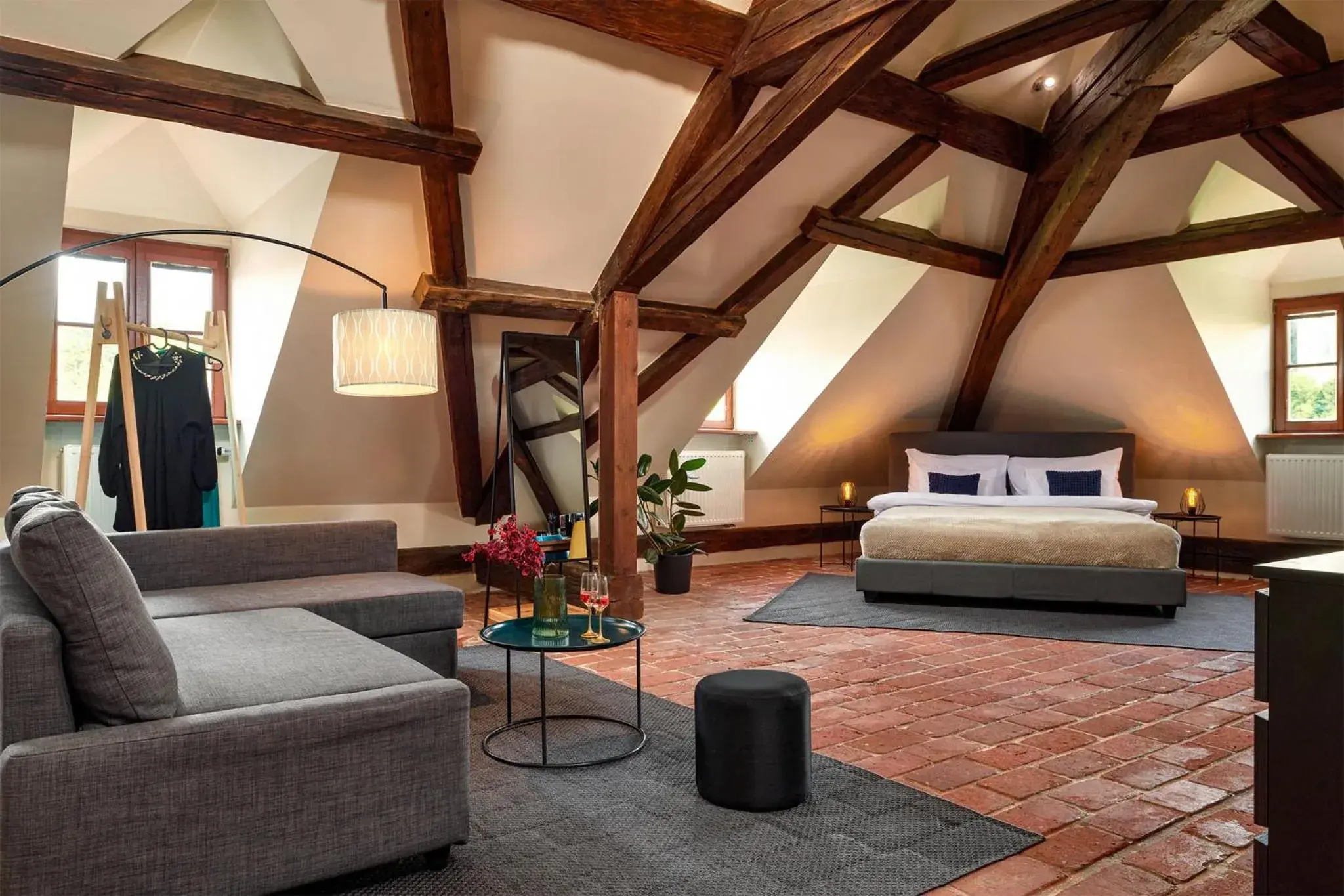 Loft Apartment with Garden View in Orangerie Garden by KH Loft Apartment with Garden View in Orangerie Garden by KH