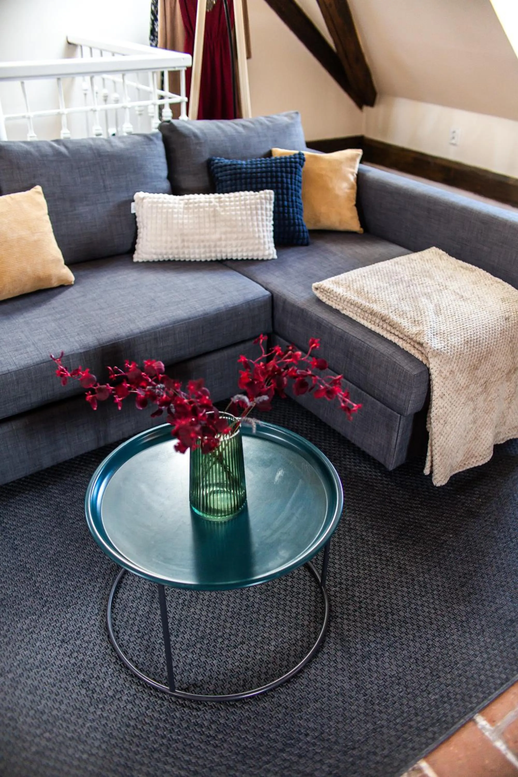 Living room in Orangerie Garden by KH