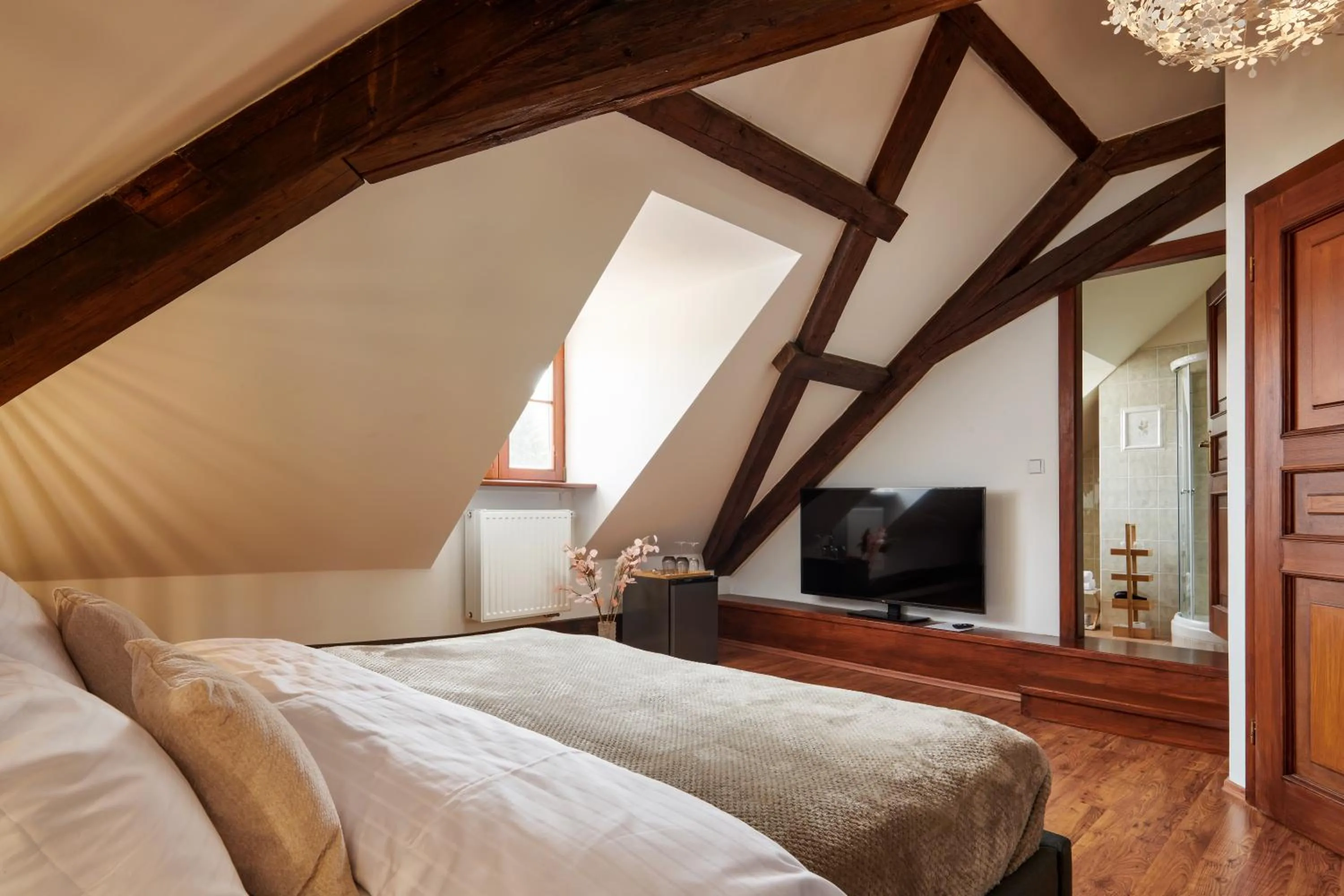 Bed in Orangerie Garden by KH