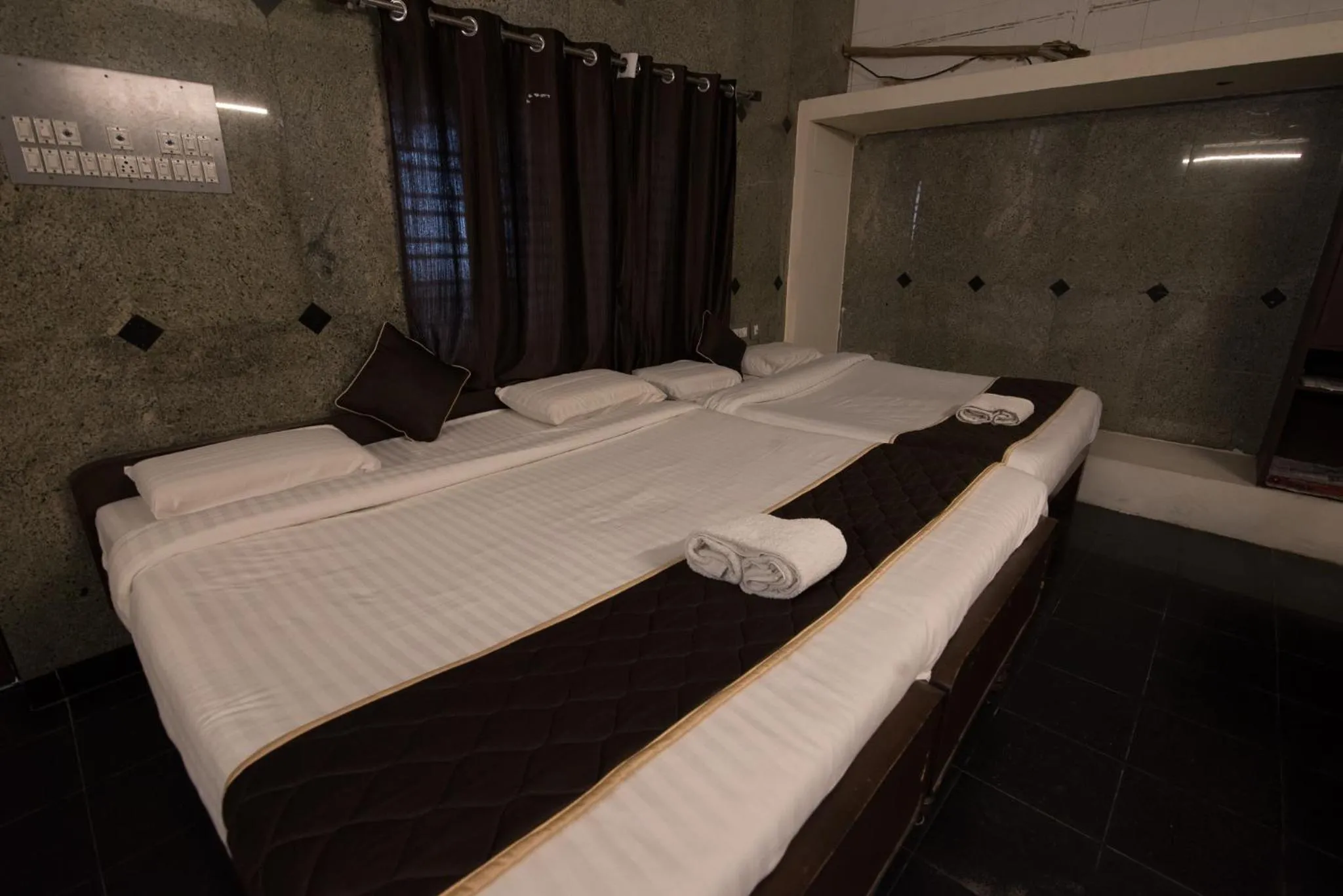 Bed in Arunik Inn