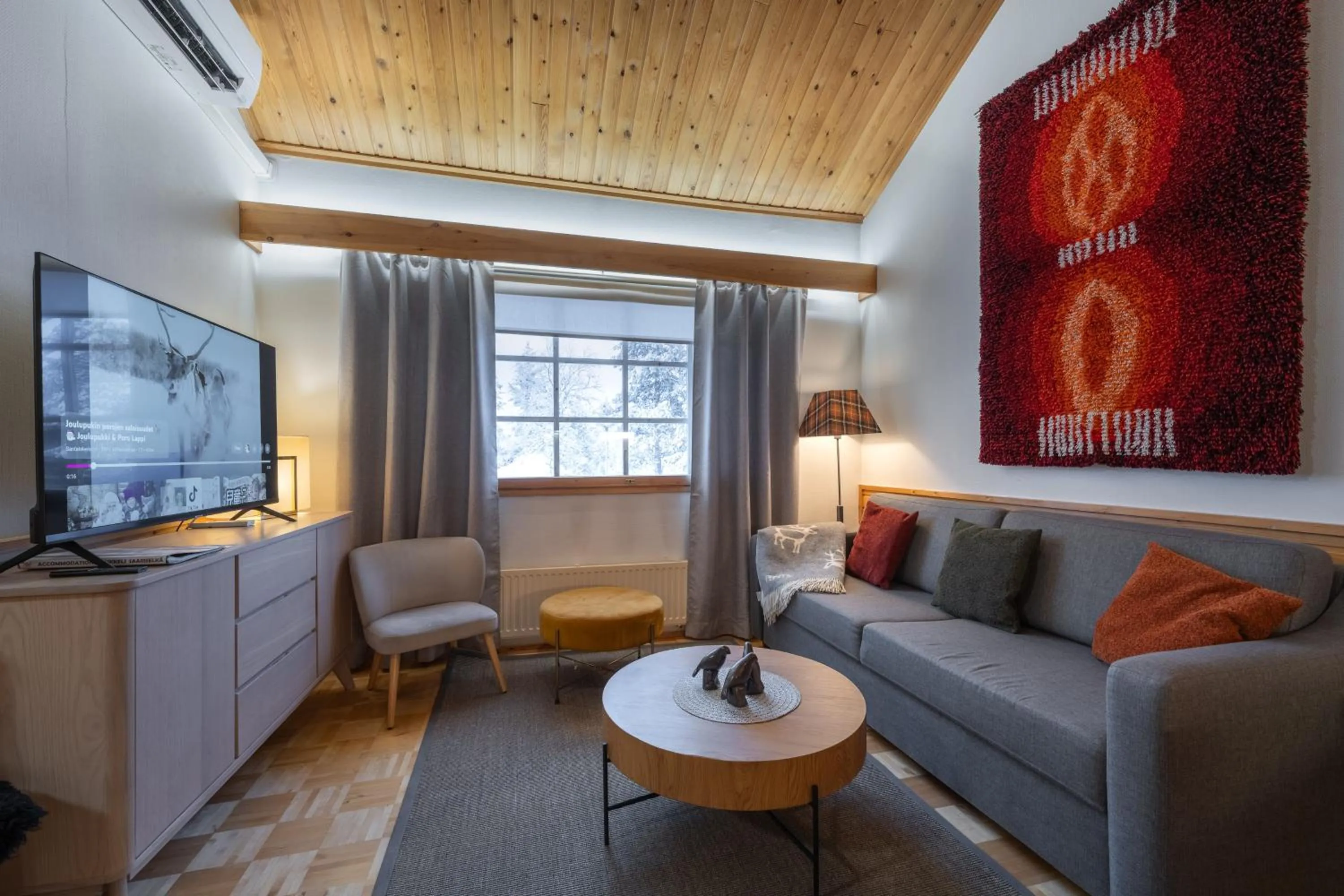 TV and multimedia in Kuukkeli Apartments Teerenpesue E 33