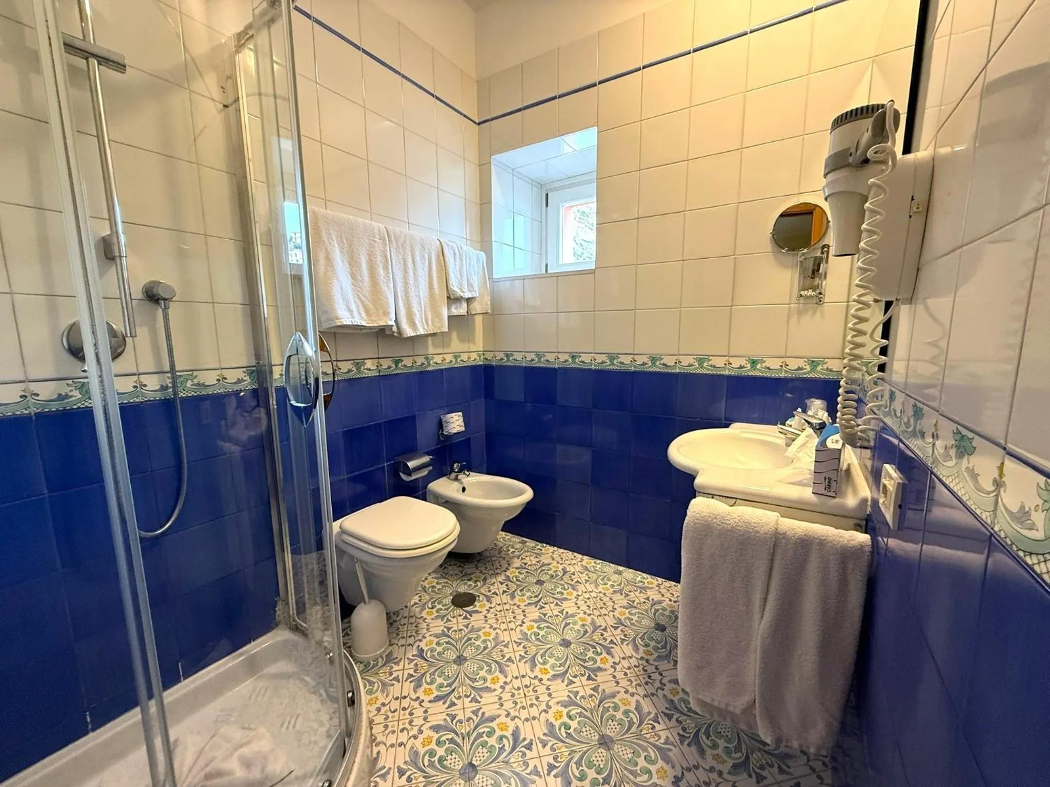 Bathroom in Hotel Villa Maria