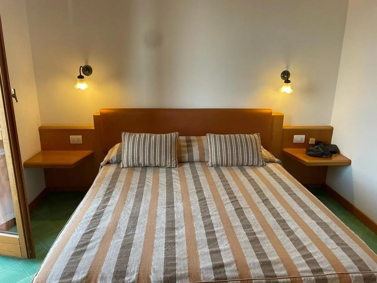 Bedroom, Bed in Hotel Villa Maria