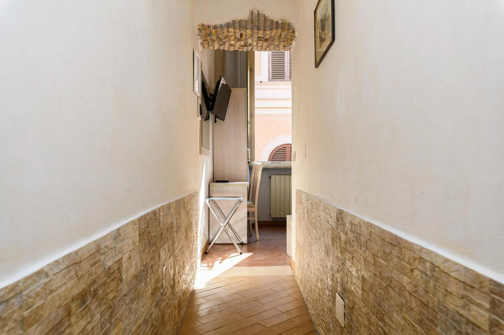 Photo of the whole room in Hotel Julia