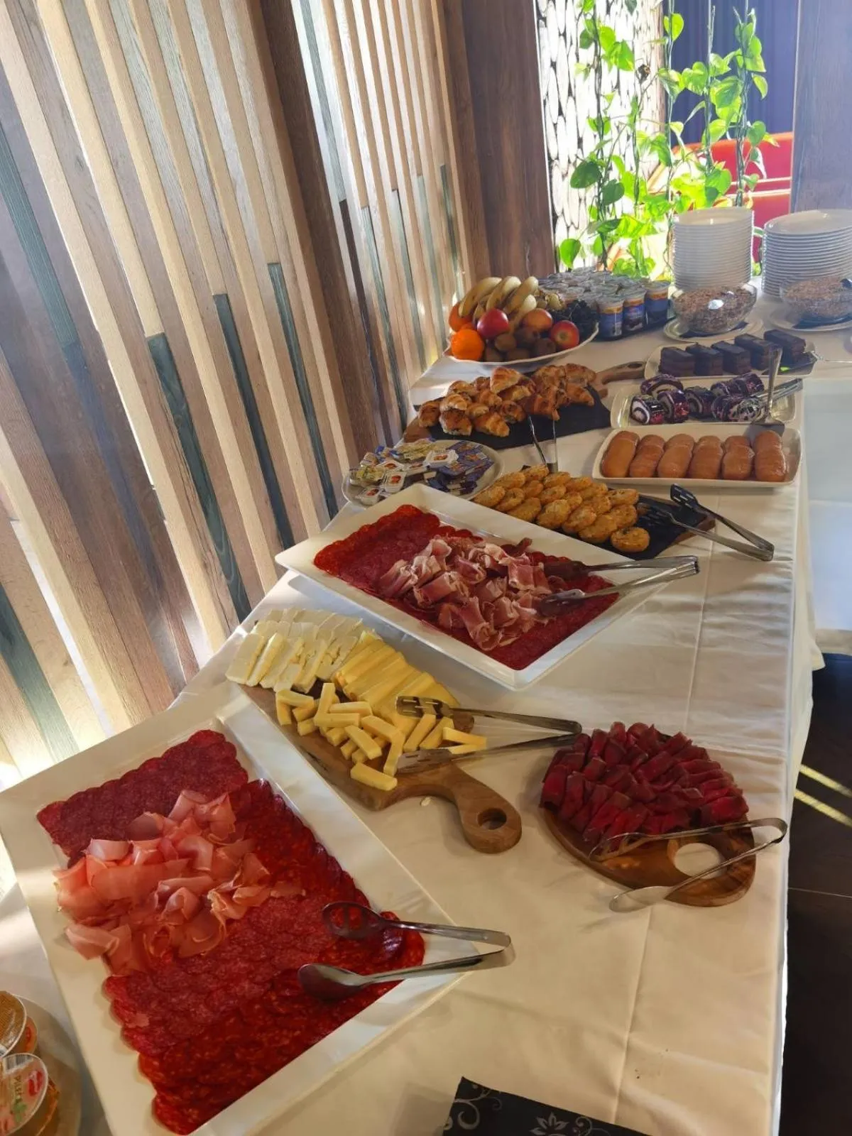 Breakfast in Hotel Forest