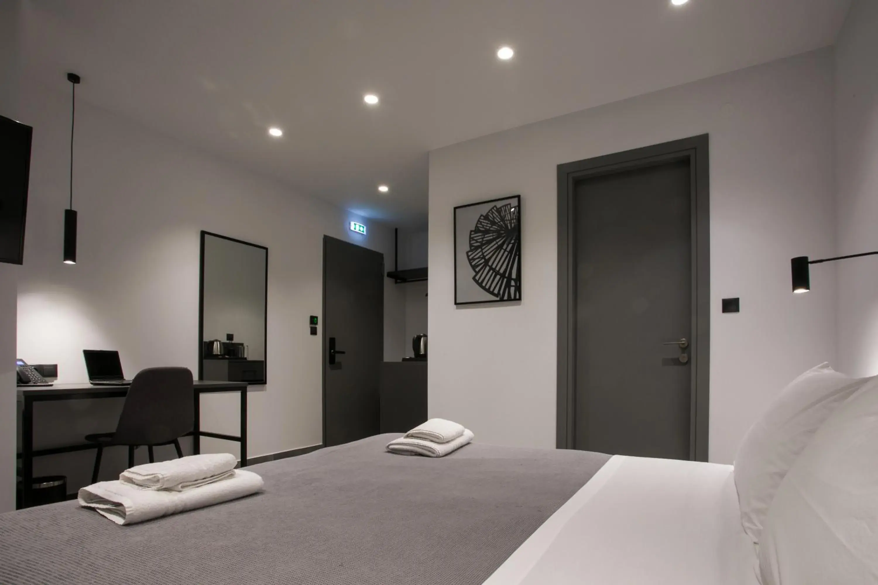 Standard Double Room in White Trilogy Standard Double Room in White Trilogy