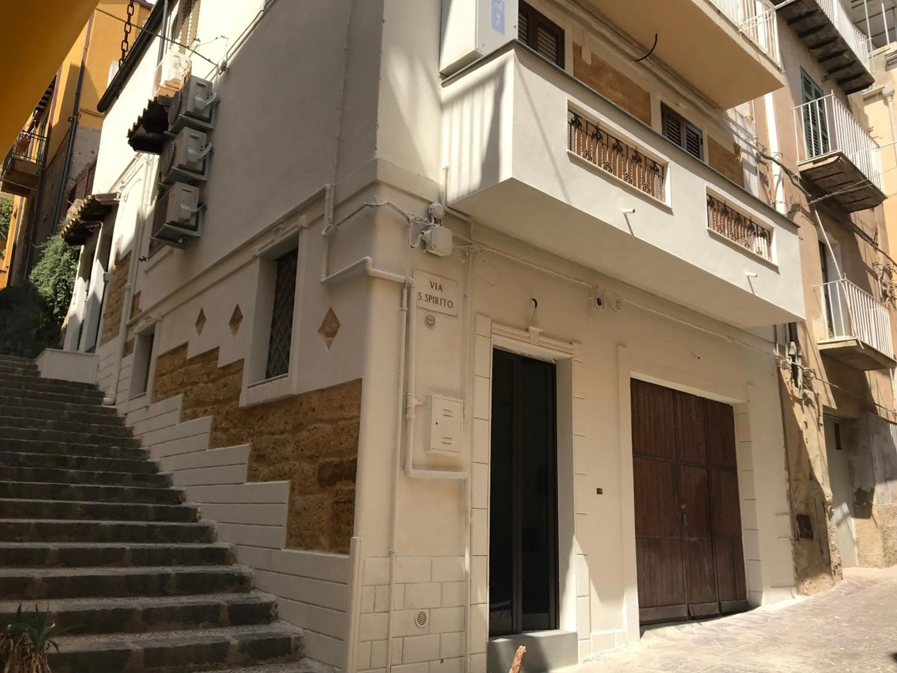 Property building in Casa Tita