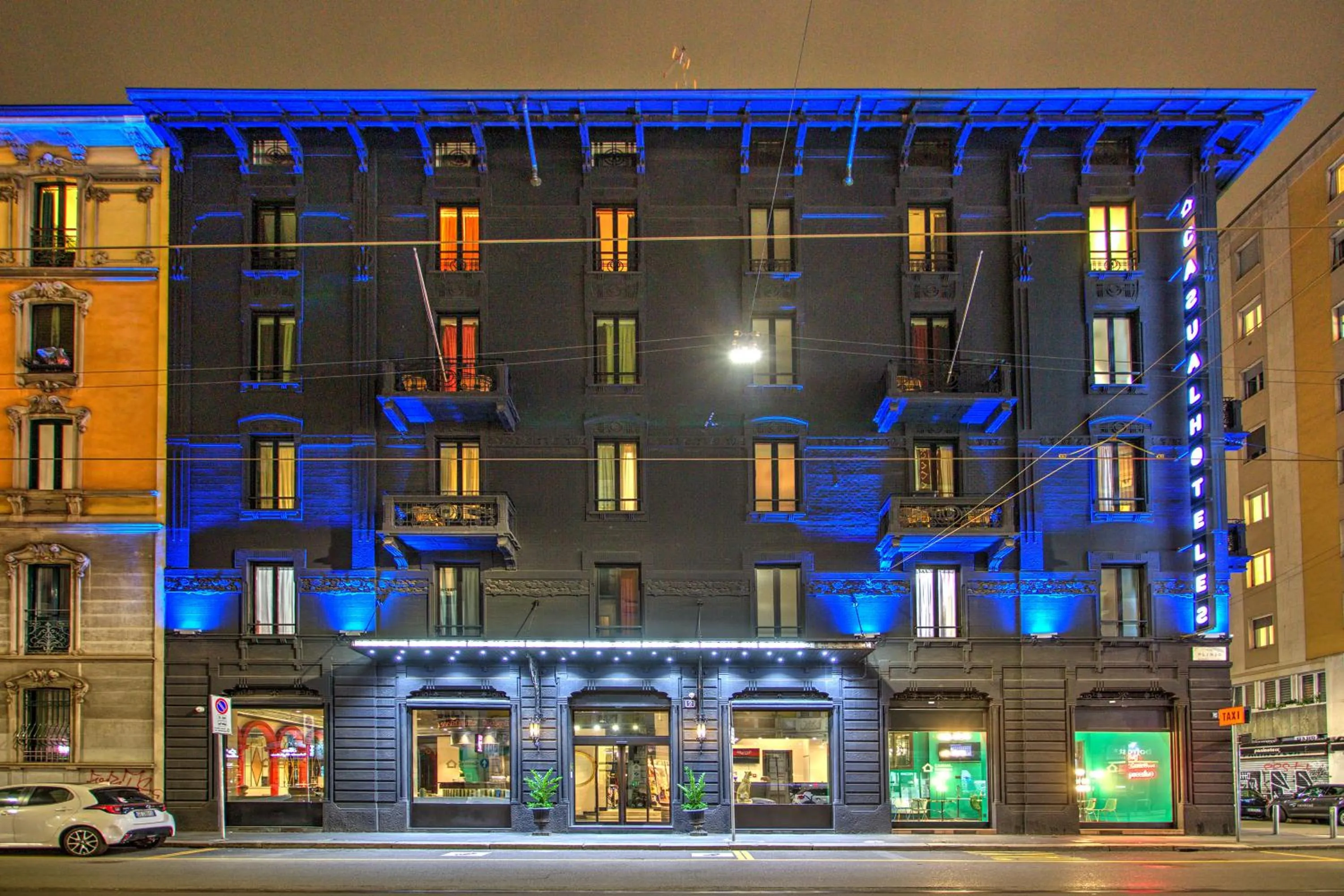 Property building in Casual Eclettico Milano