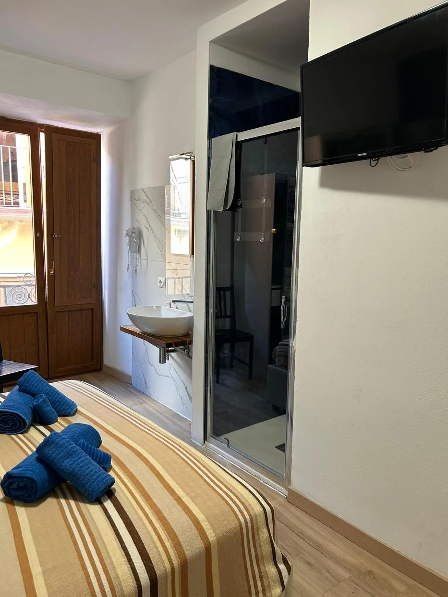 Shower in B&B Del Corso