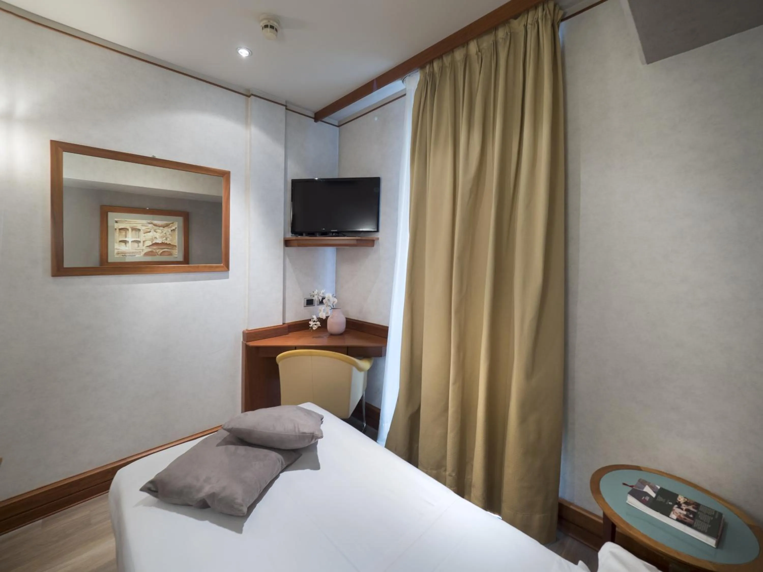 TV and multimedia, Bed in Perugia Park Hotel