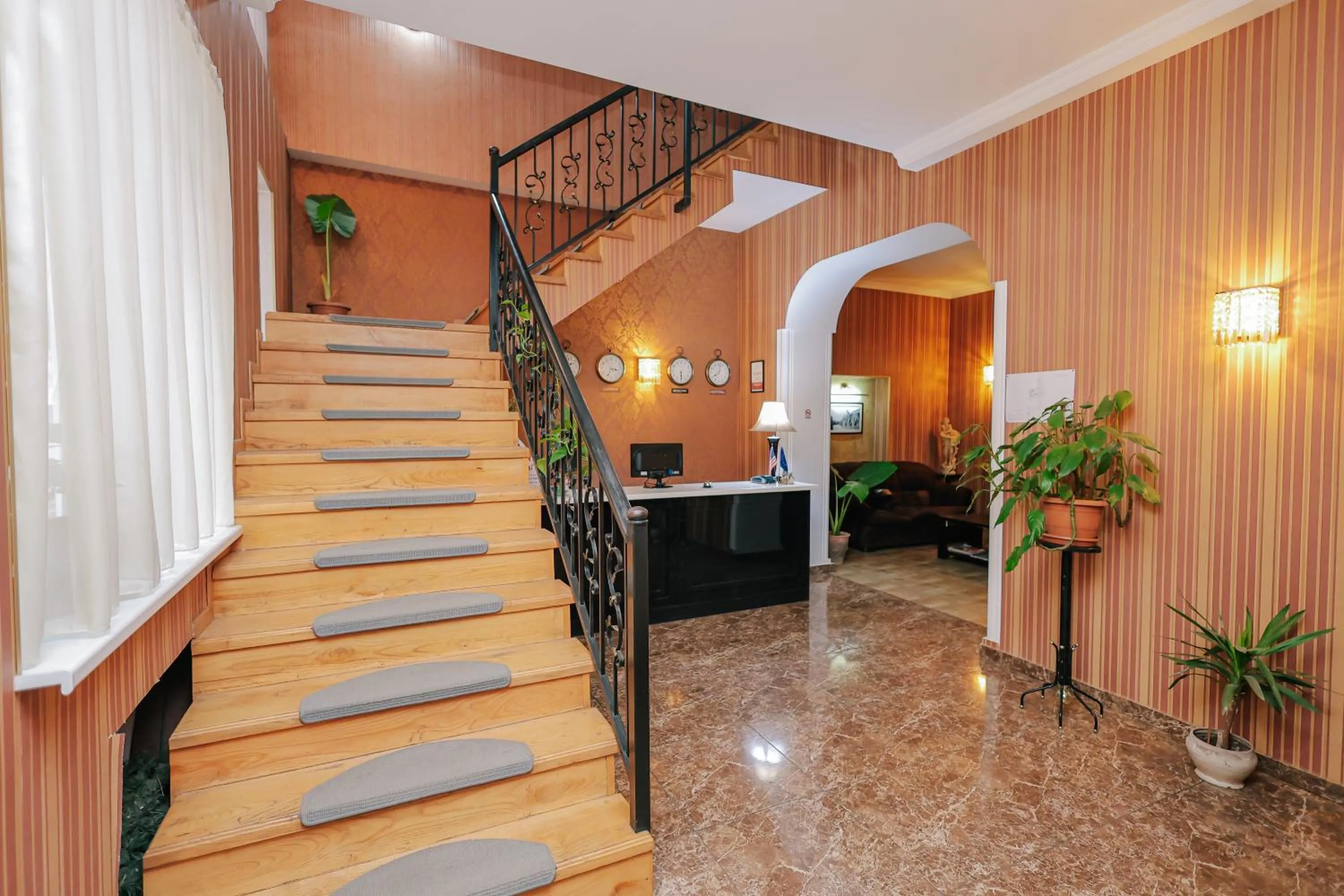 TV and multimedia in Hotel Darchi