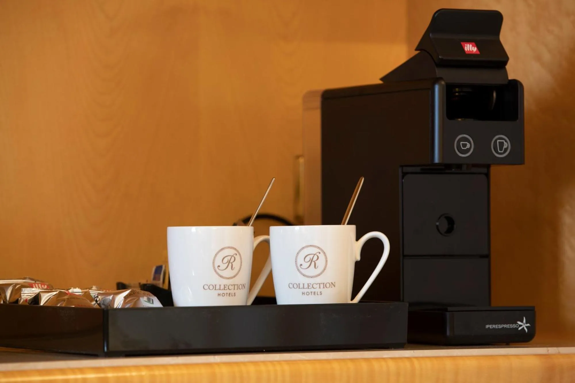 Coffee/tea facilities in City Life Hotel Poliziano, by R Collection Hotels